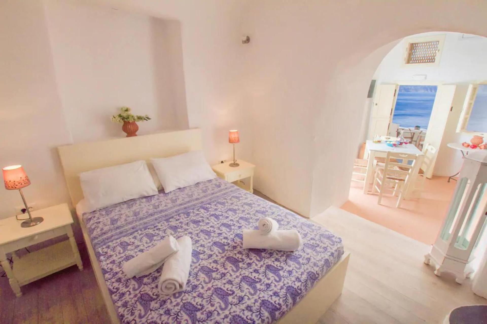 Luxury Cave At Oia, Greece * Oia (Santorini)