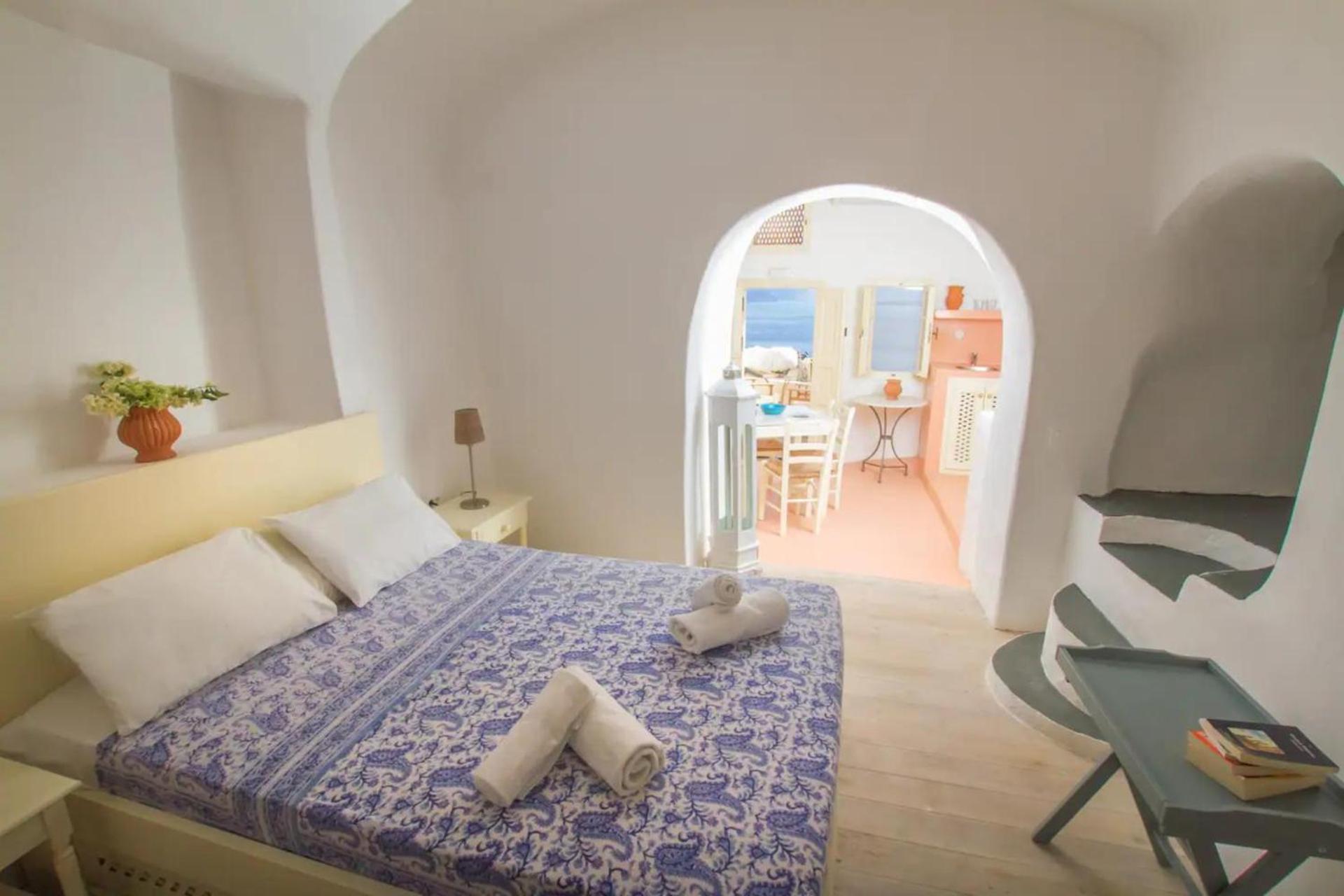 Luxury Cave At Oia, Greece Holiday home