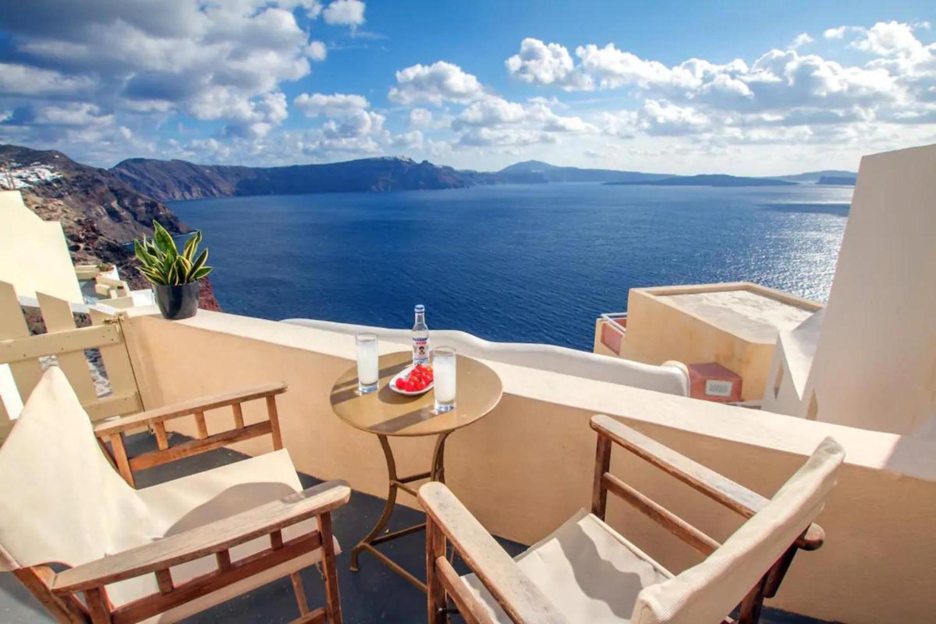 Luxury Cave At Oia, Greece Holiday home