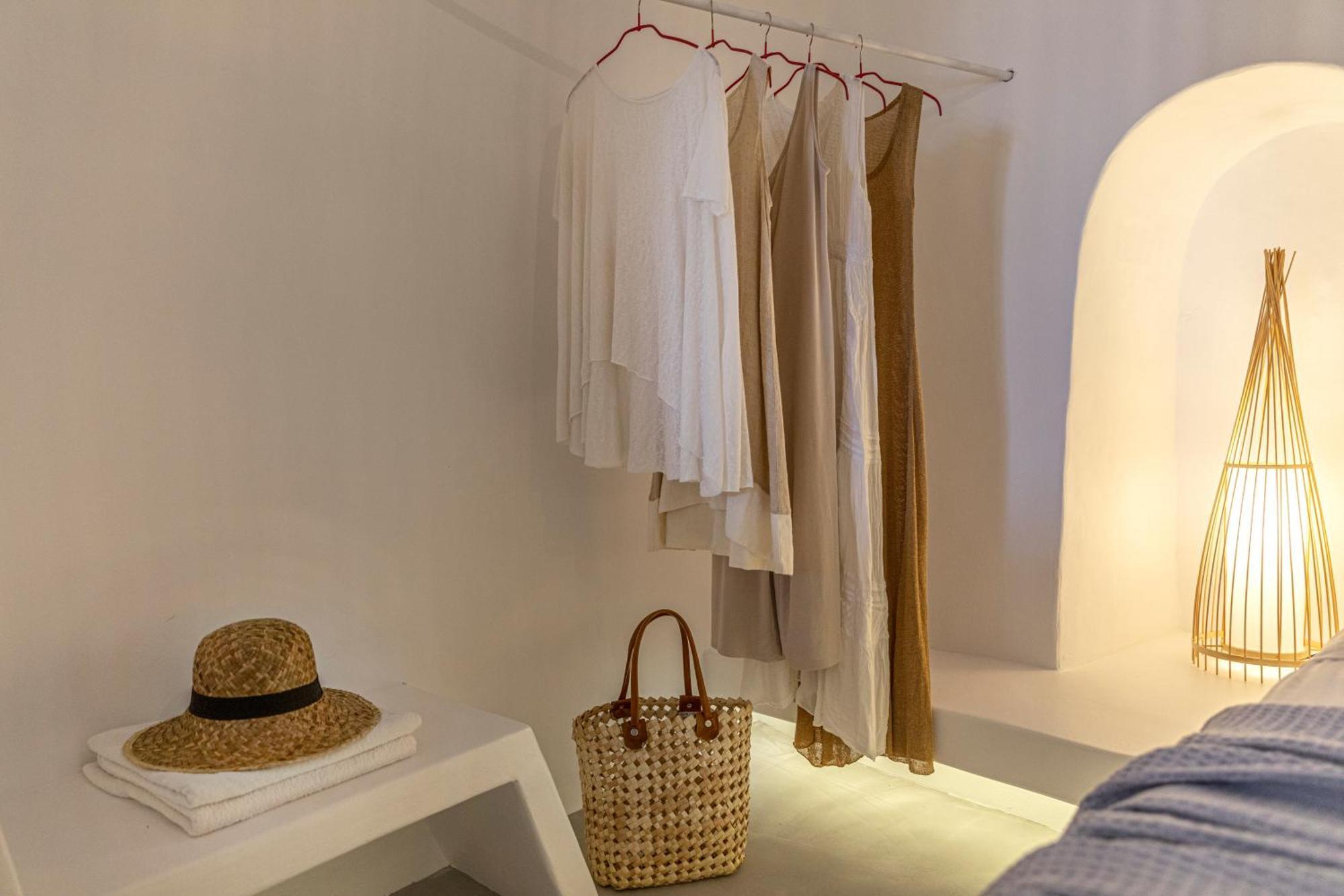Villa White Cave By Caldera Oia (Santorini)