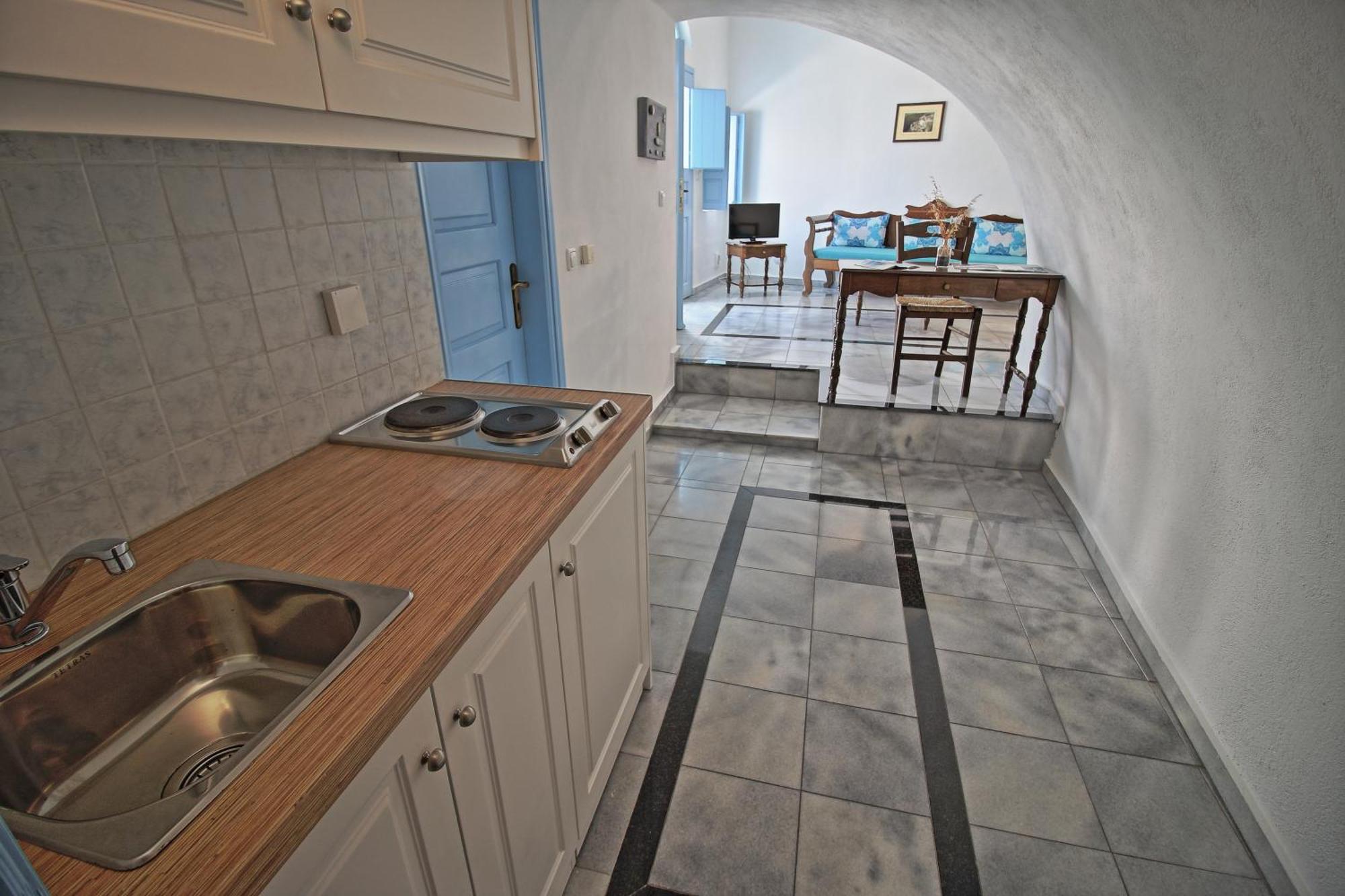 Aethrio Aparthotel 4*