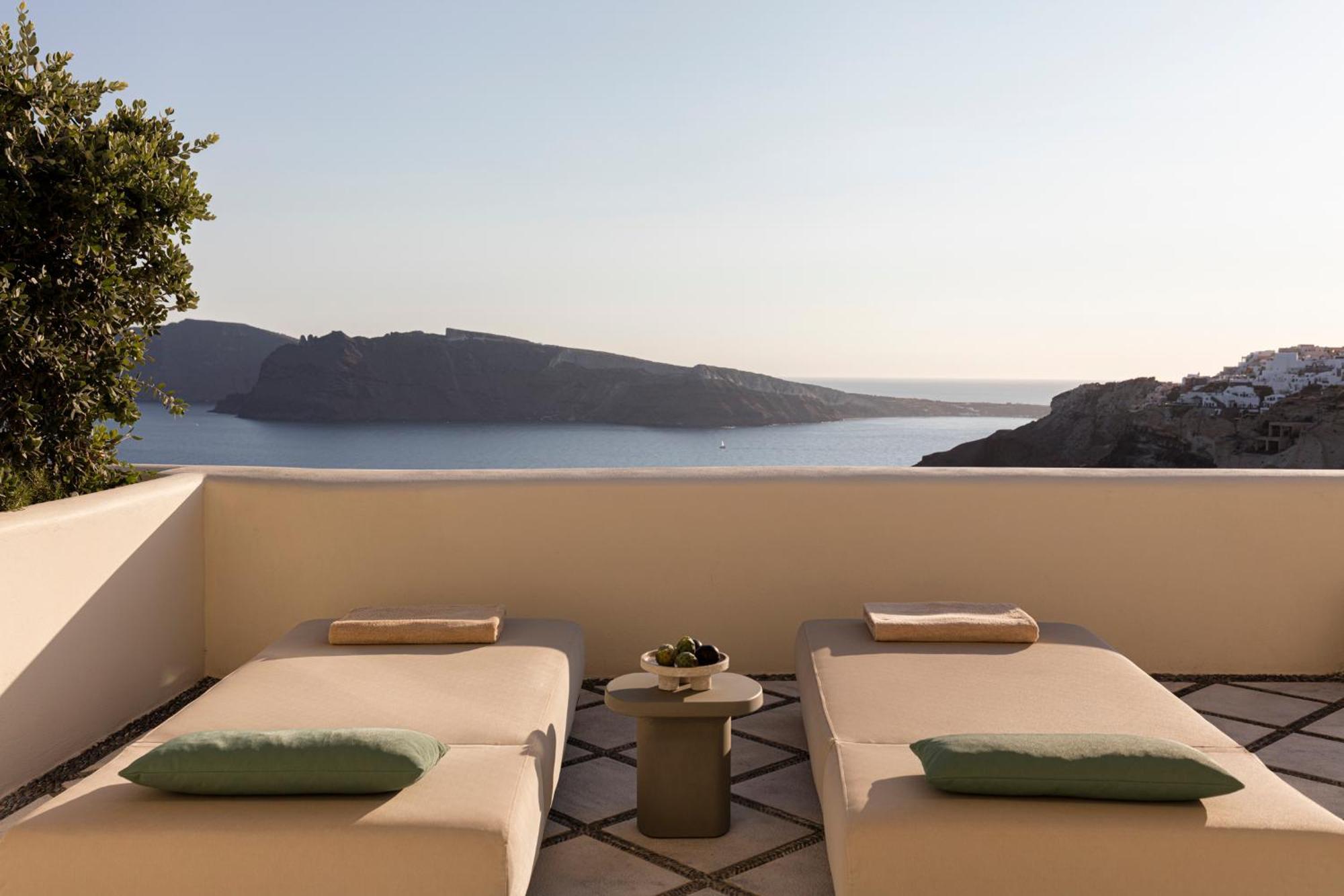 Canaves - Small Luxury Of The World