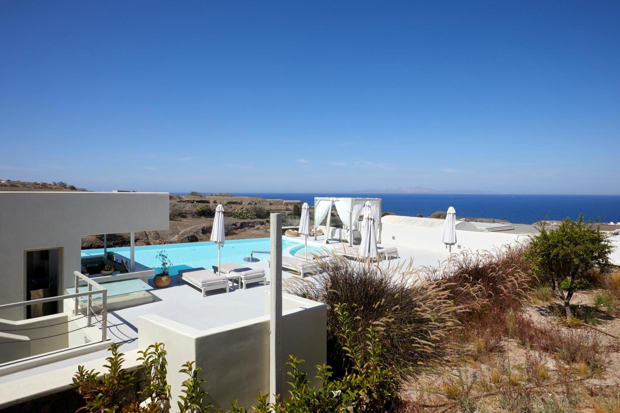 Hotel Adorno 3*