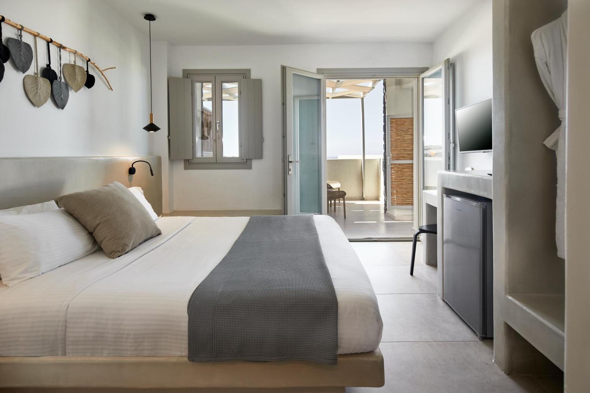 Adorno Hotel 3*