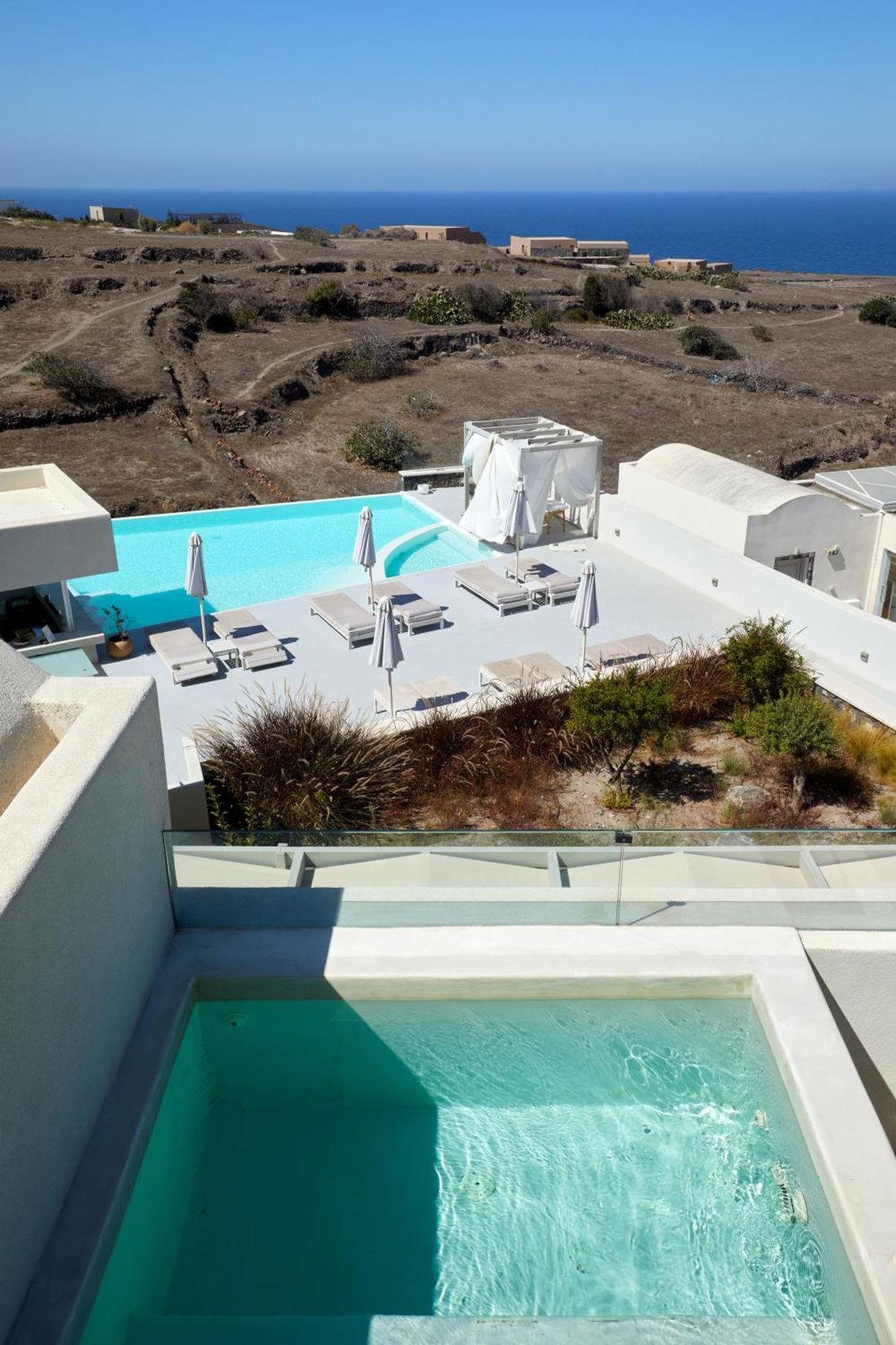Adorno Hotel Oia (Santorini)