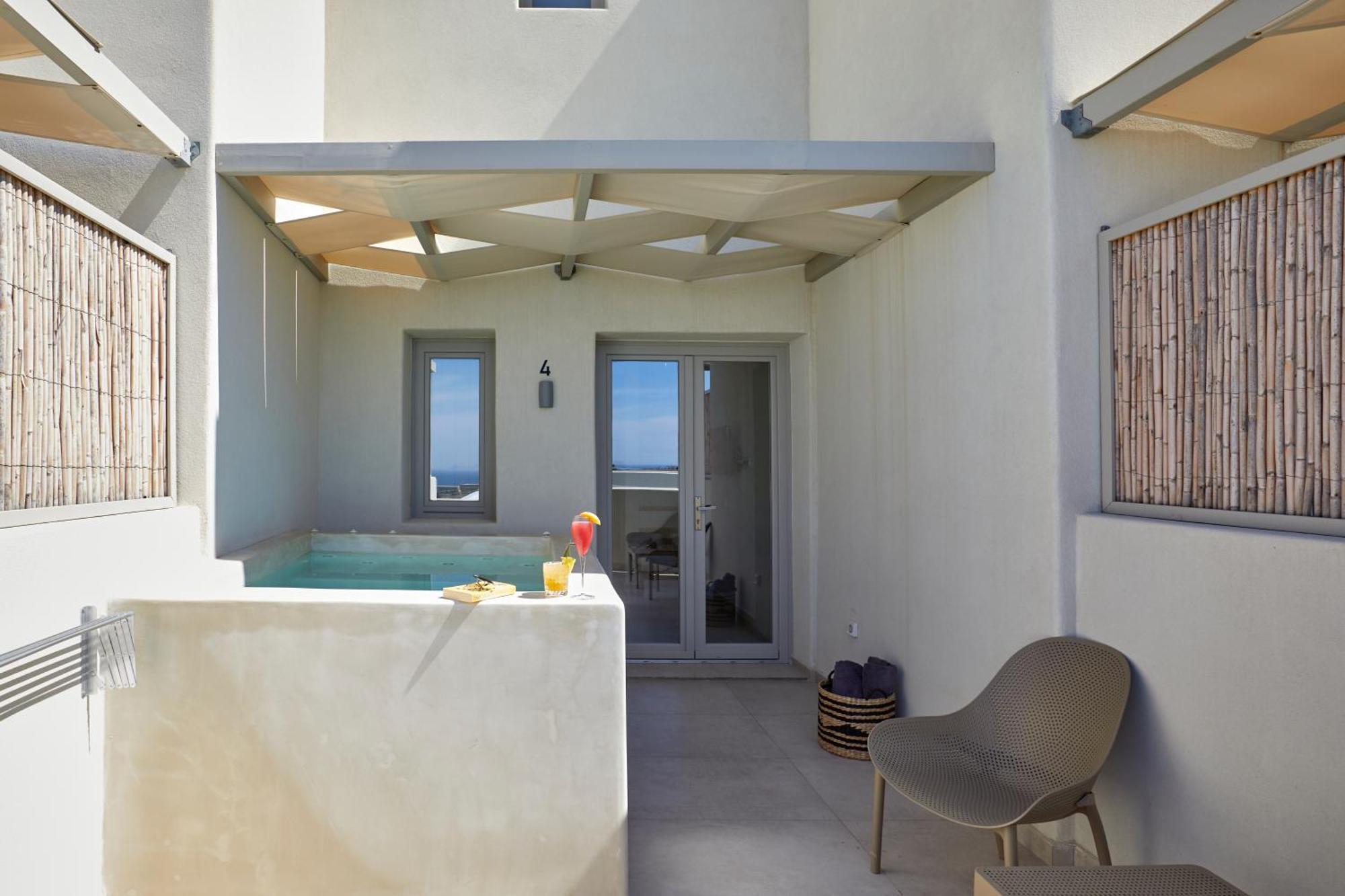 Hotel Adorno 3*