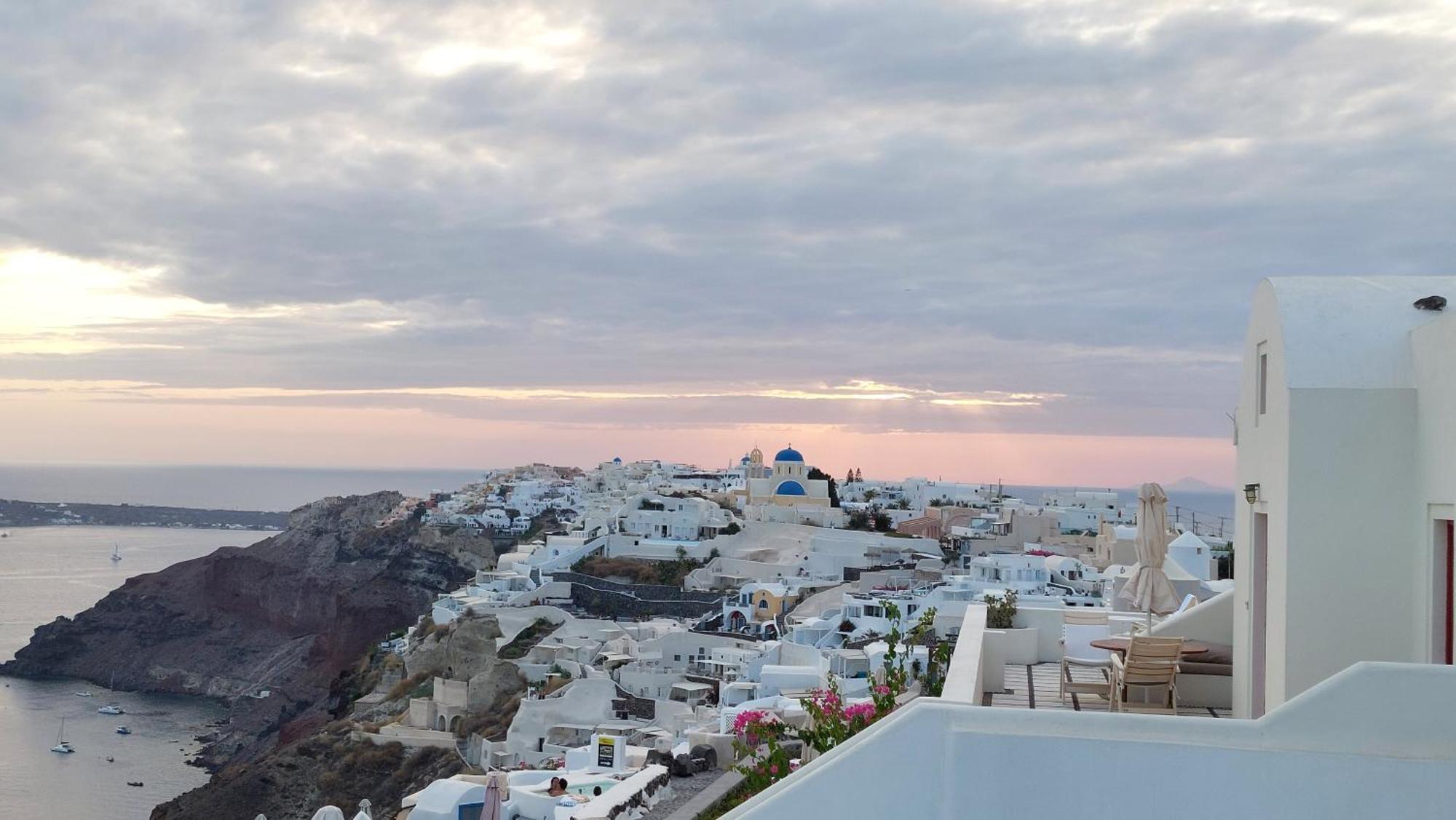Olympic 3* Oia (Santorini)