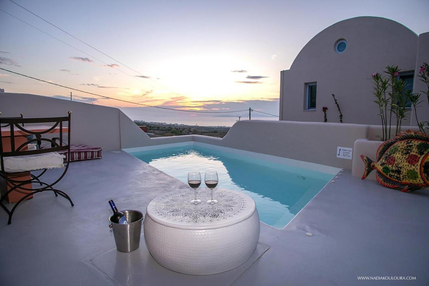 Pink Freud Santorini *