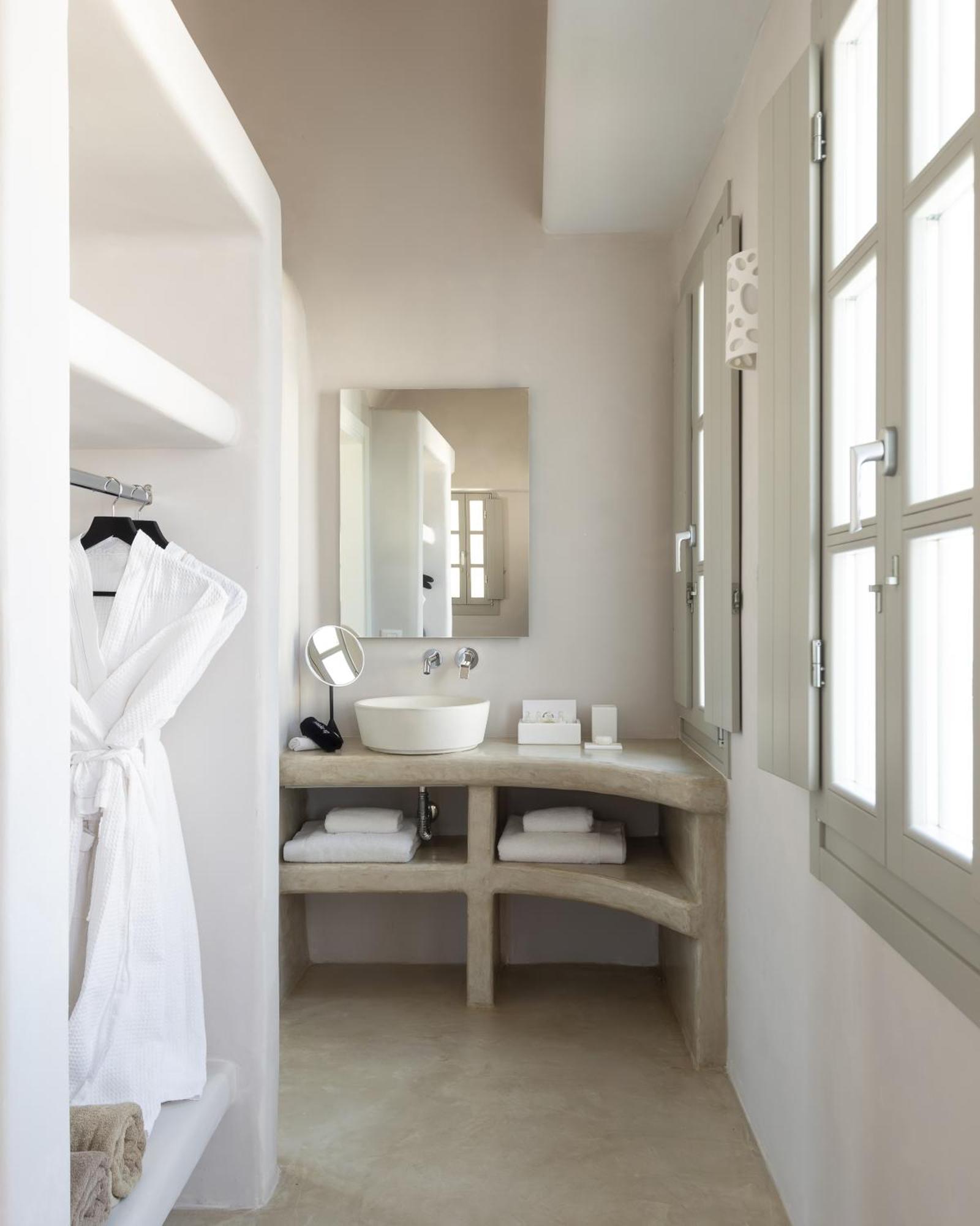 Danae Santorini 4*