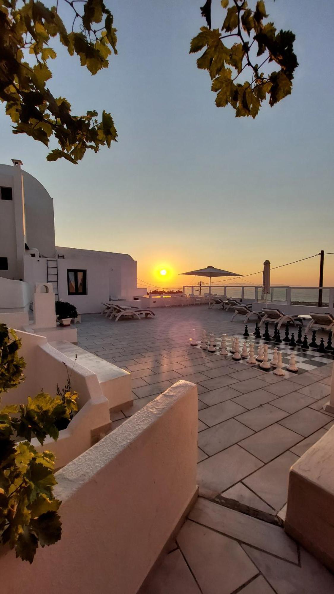 Olympic Oia (Santorini)
