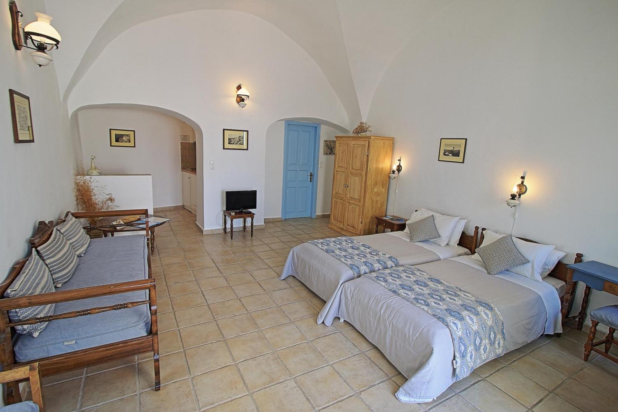 Aethrio Aparthotel 4*