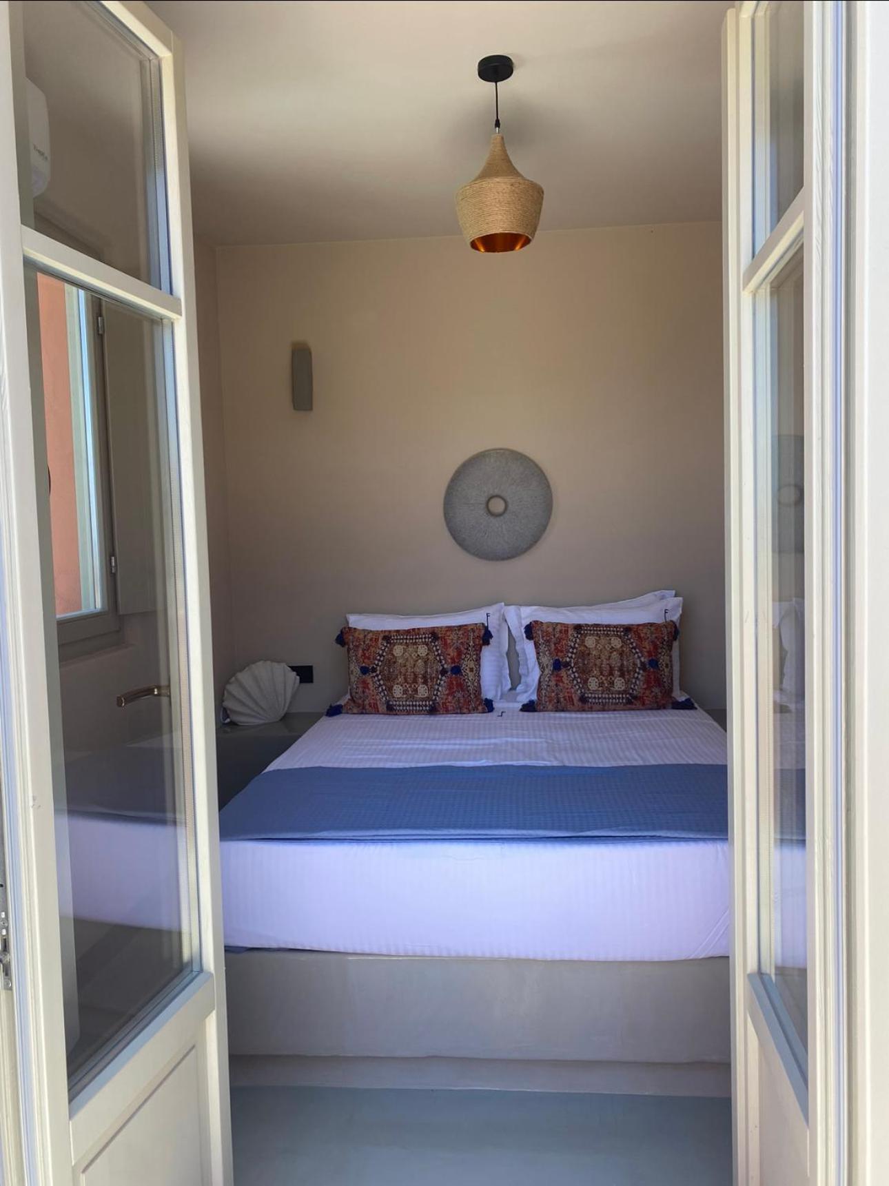Villa Pink Freud Santorini