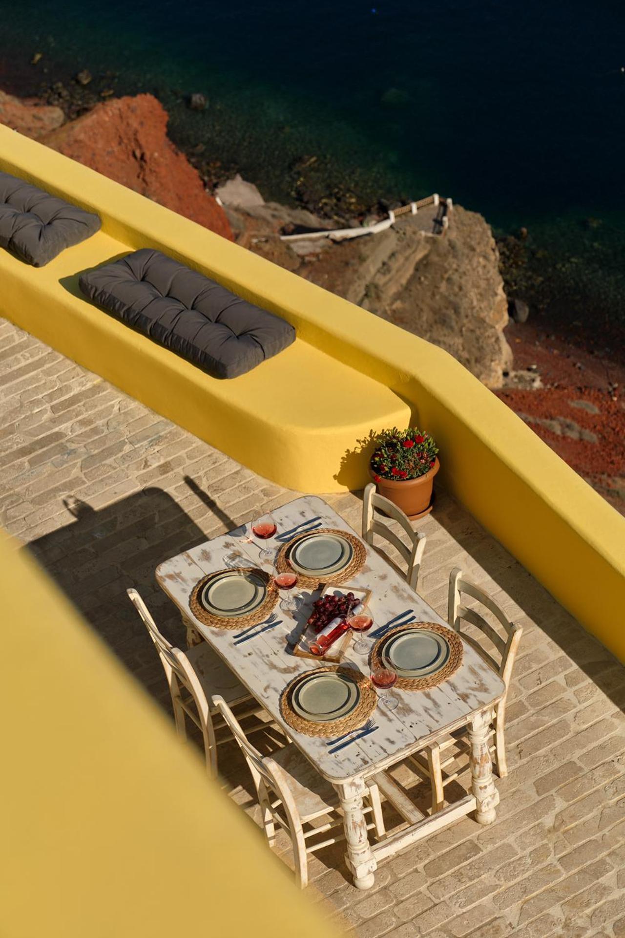 Ilivatos - Elegant On The Caldera's Edge Villa *