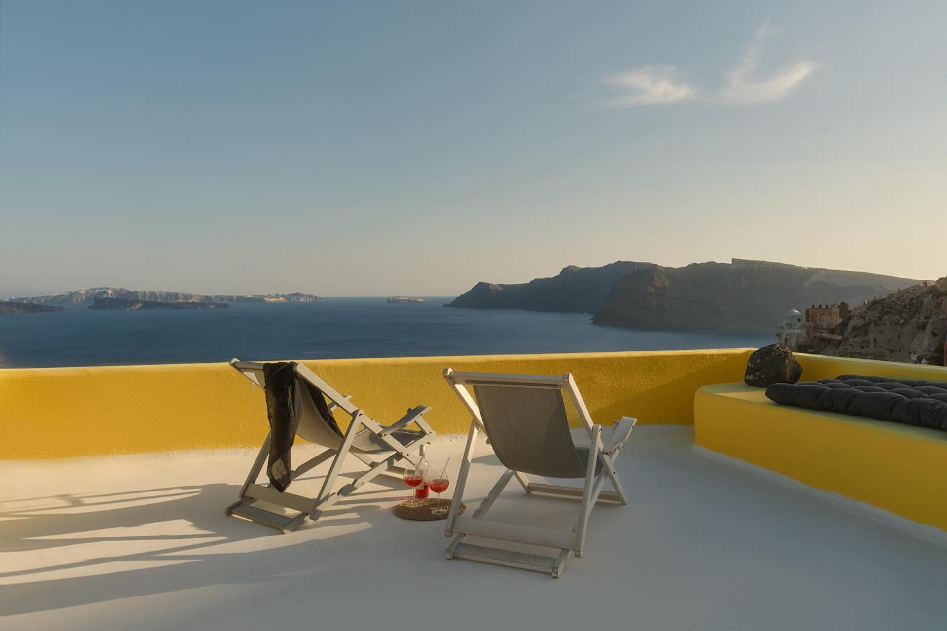 Ilivatos - Elegant On The Caldera's Edge *