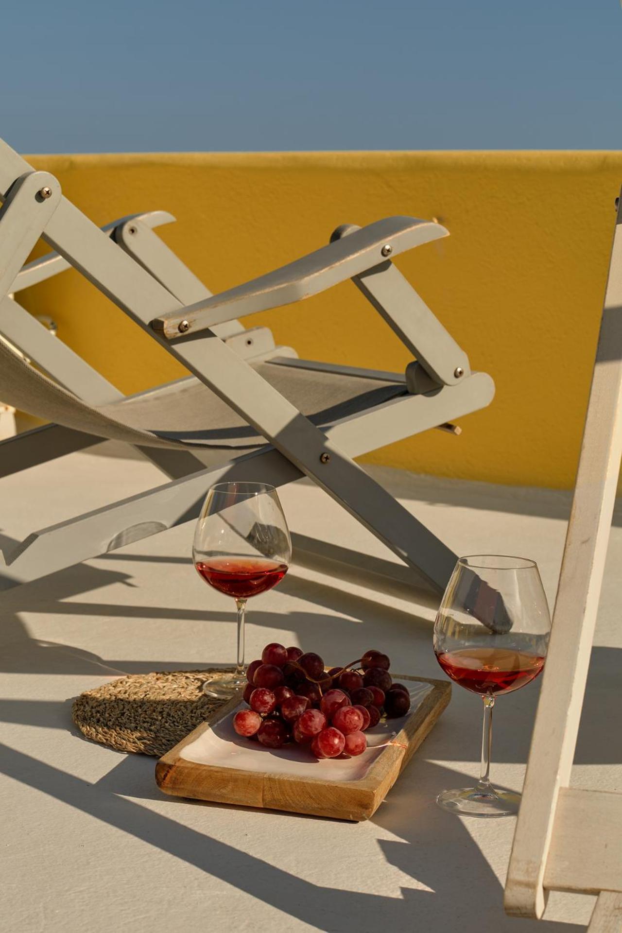 Ilivatos - Elegant On The Caldera's Edge Villa Oia (Santorini)