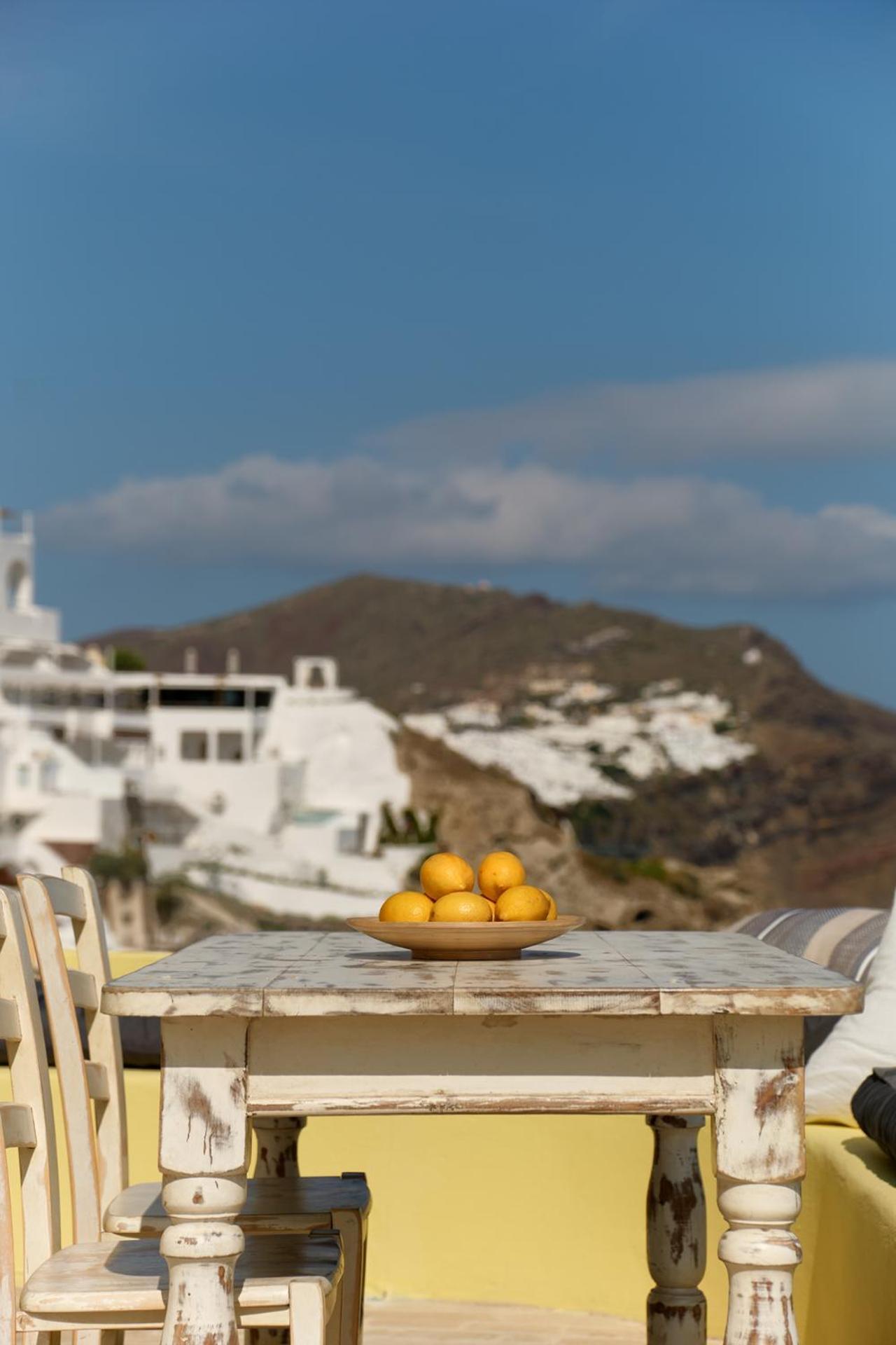 Ilivatos - Elegant On The Caldera's Edge Villa Oia (Santorini)