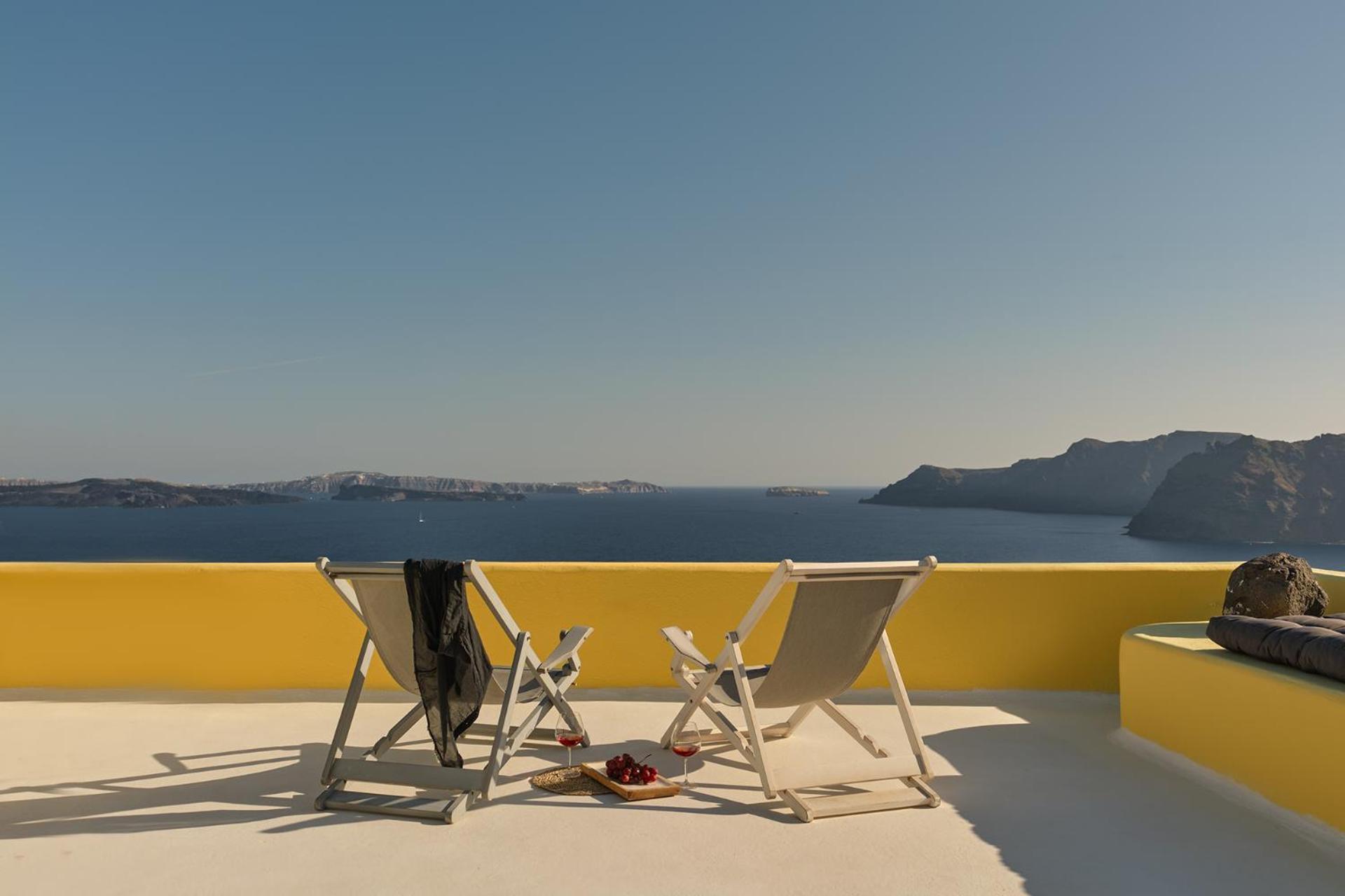 Ilivatos - Elegant On The Caldera's Edge Oia (Santorini)