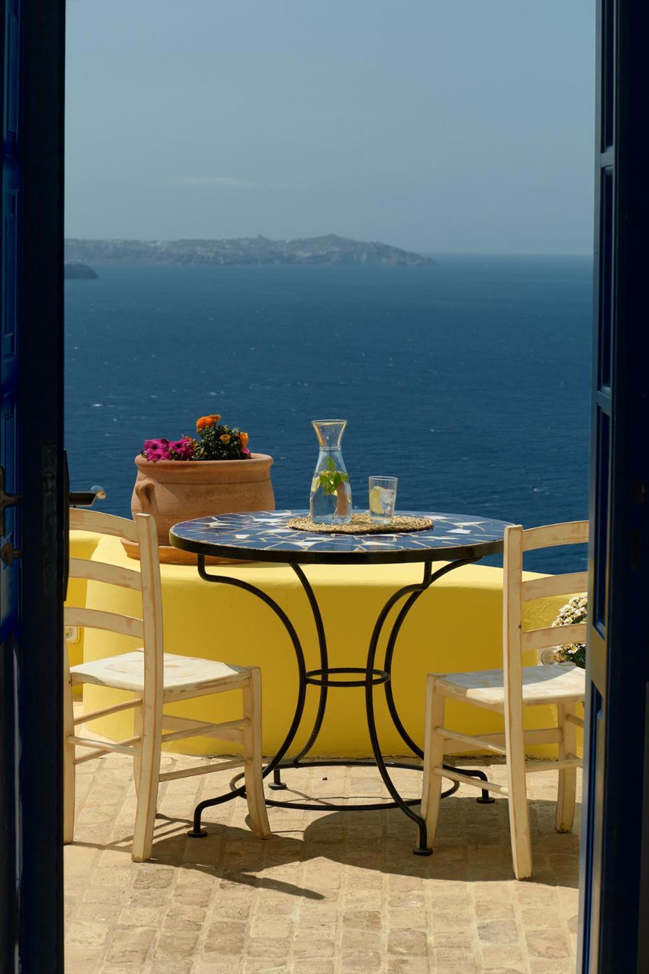 Ilivatos - Elegant On The Caldera's Edge Oia (Santorini)