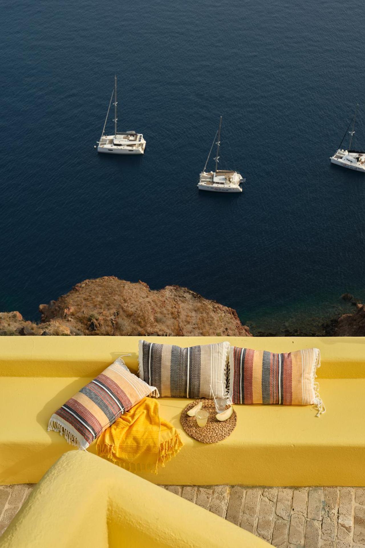 Ilivatos - Elegant On The Caldera's Edge Villa Oia (Santorini)