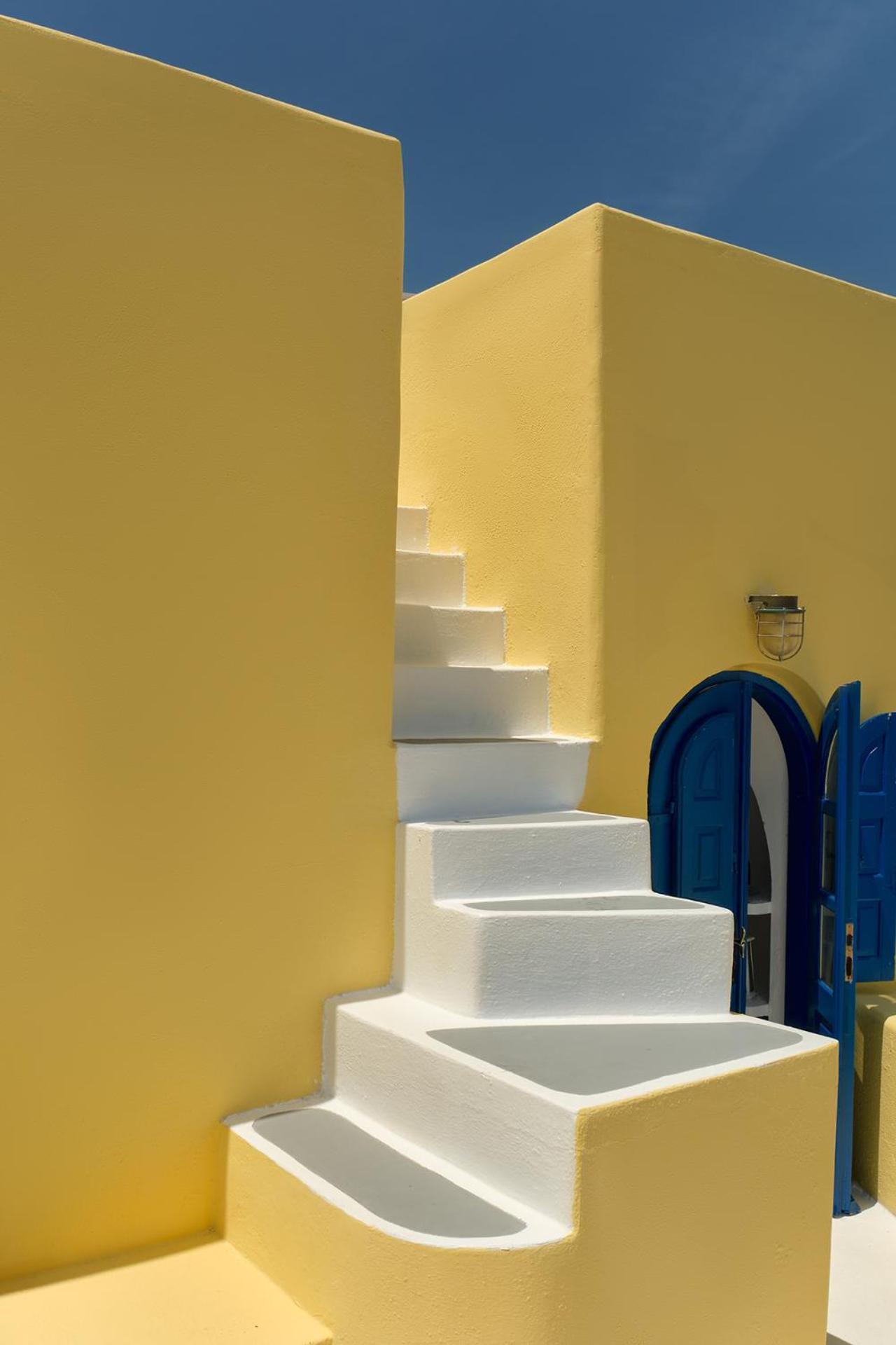 Ilivatos - Elegant On The Caldera's Edge Oia (Santorini)