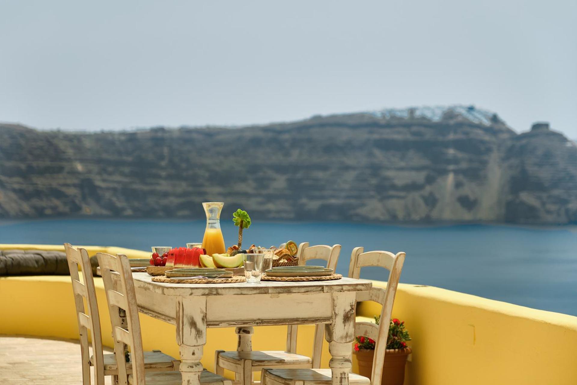 Ilivatos - Elegant On The Caldera's Edge Villa