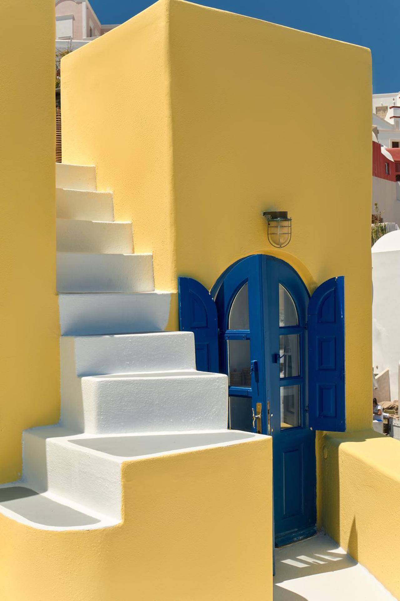 Ilivatos - Elegant On The Caldera's Edge Oia (Santorini)
