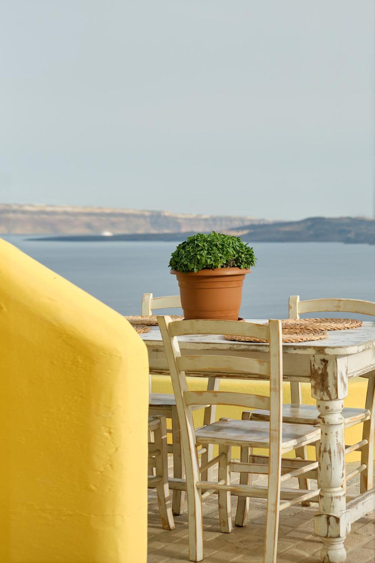 Ilivatos - Elegant On The Caldera's Edge Villa Oia (Santorini)