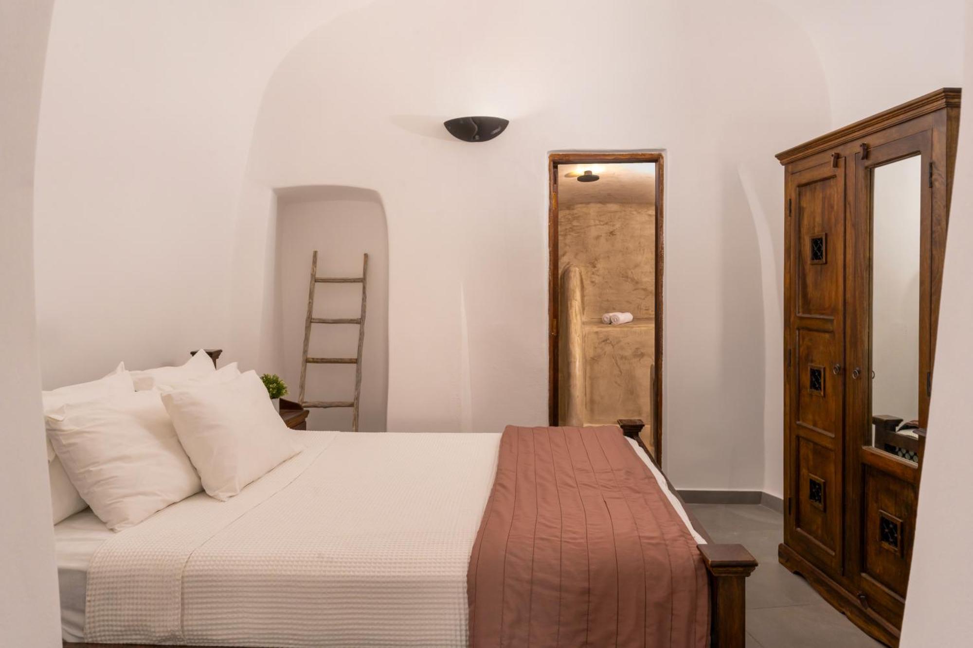 Enalion Oia (Santorini)