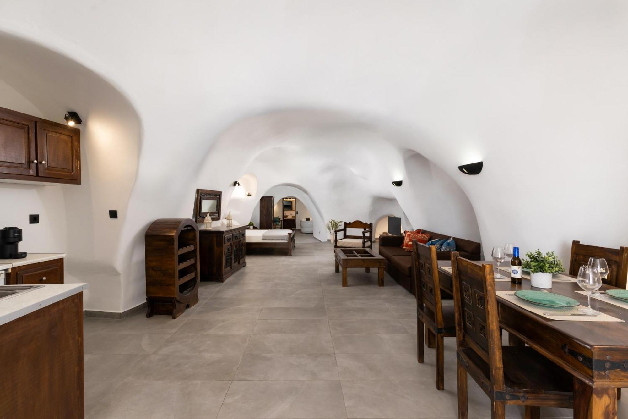 Enalion 3* Oia (Santorini)