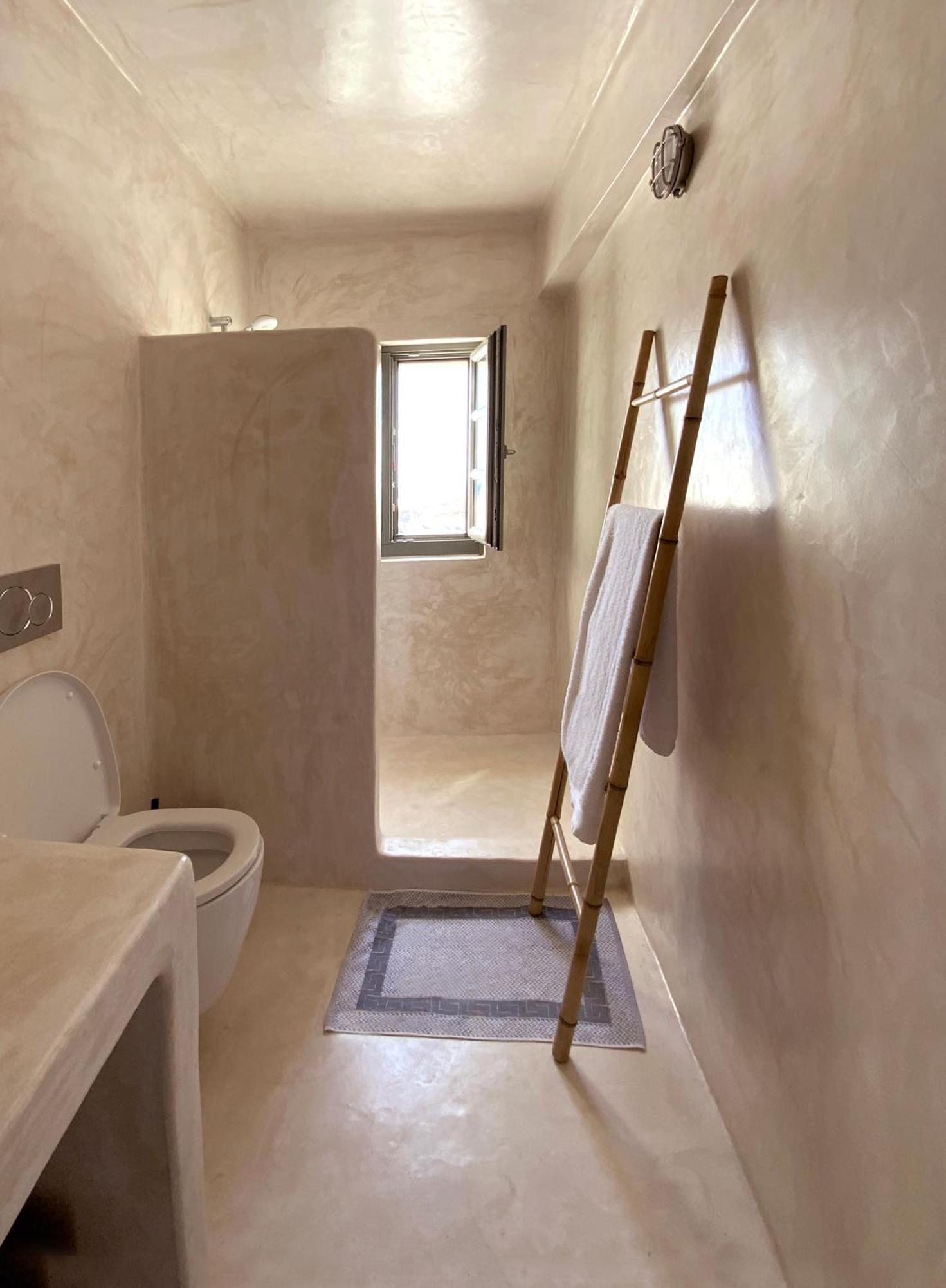 Ambelia Traditional Aparthotel