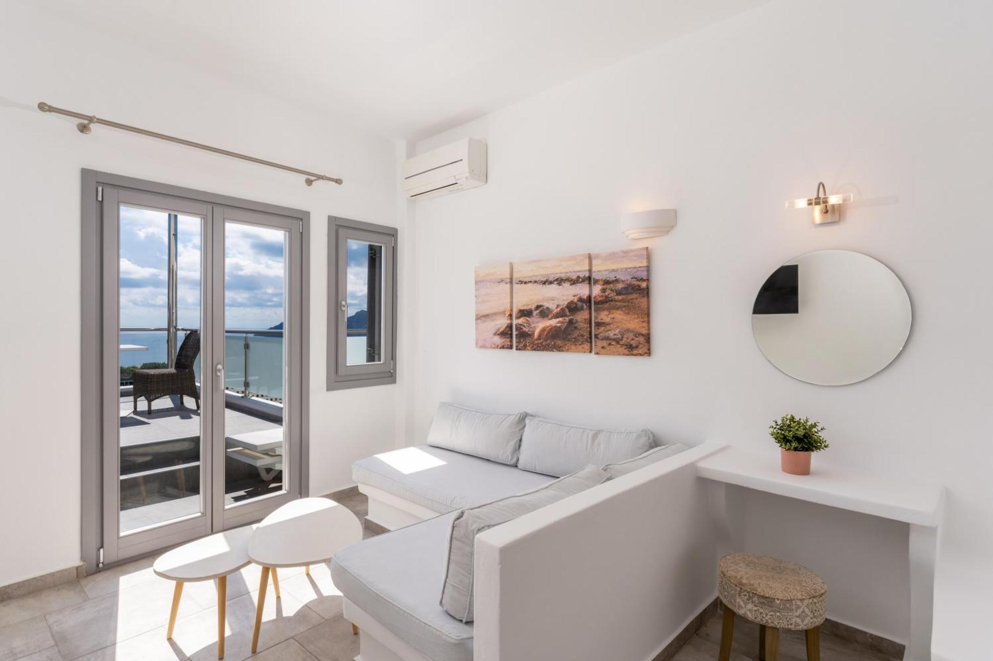 Enalion White * Oia (Santorini)