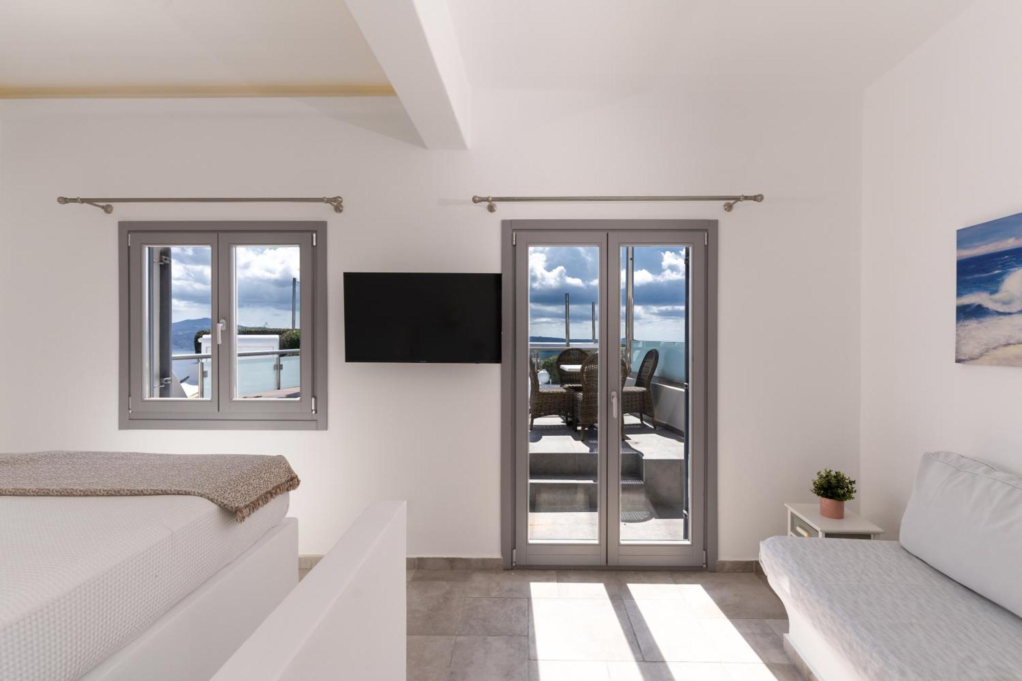 Enalion White Apartment