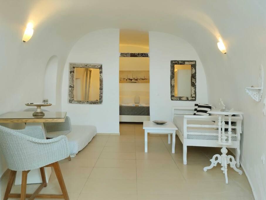 Holiday home Hideaway Cave House Oia (Santorini)