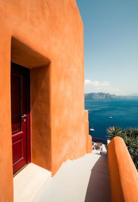 Terracotta Cave House * Oia (Santorini)