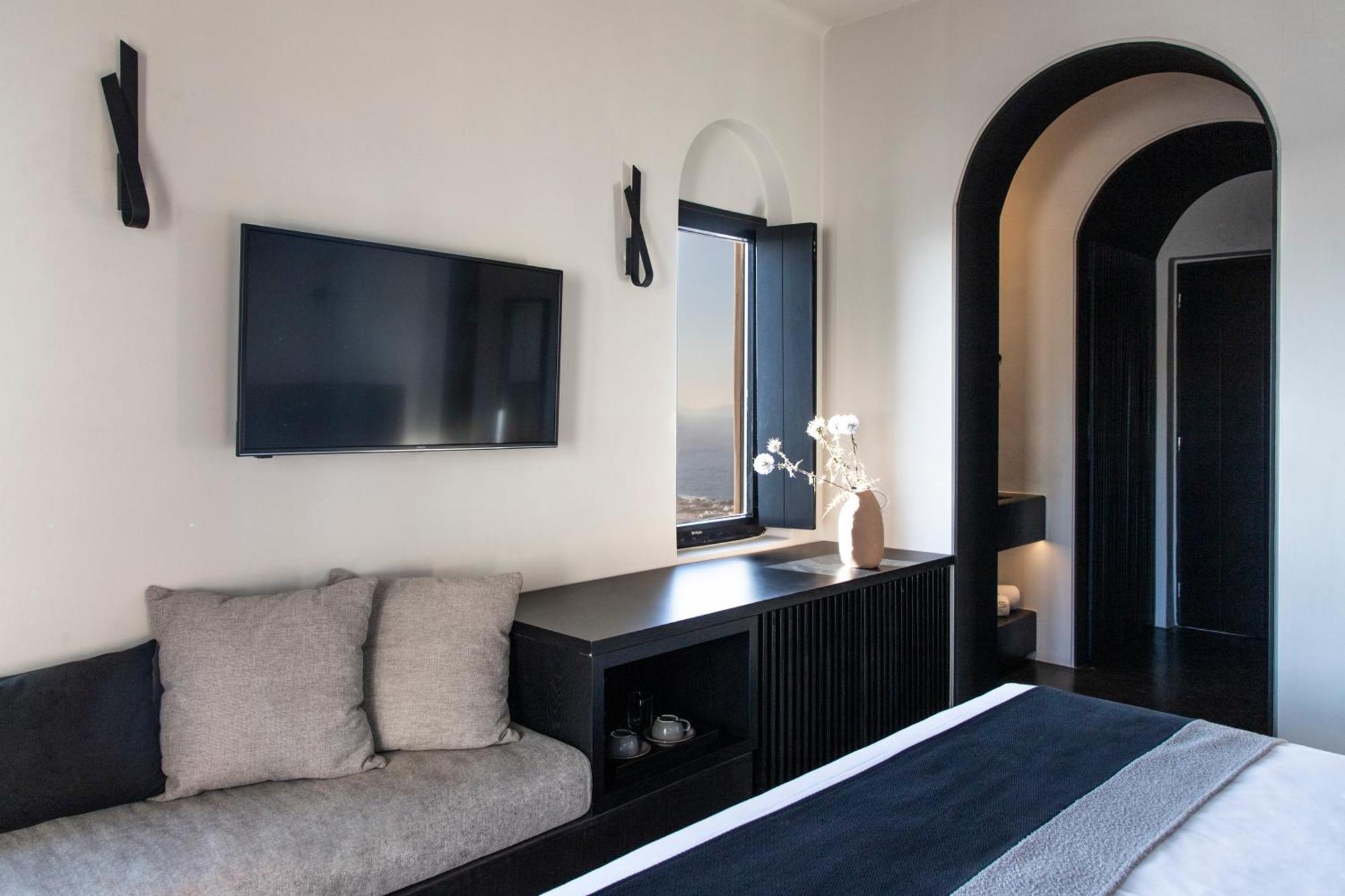 Nimbus Santorini Aparthotel 3*