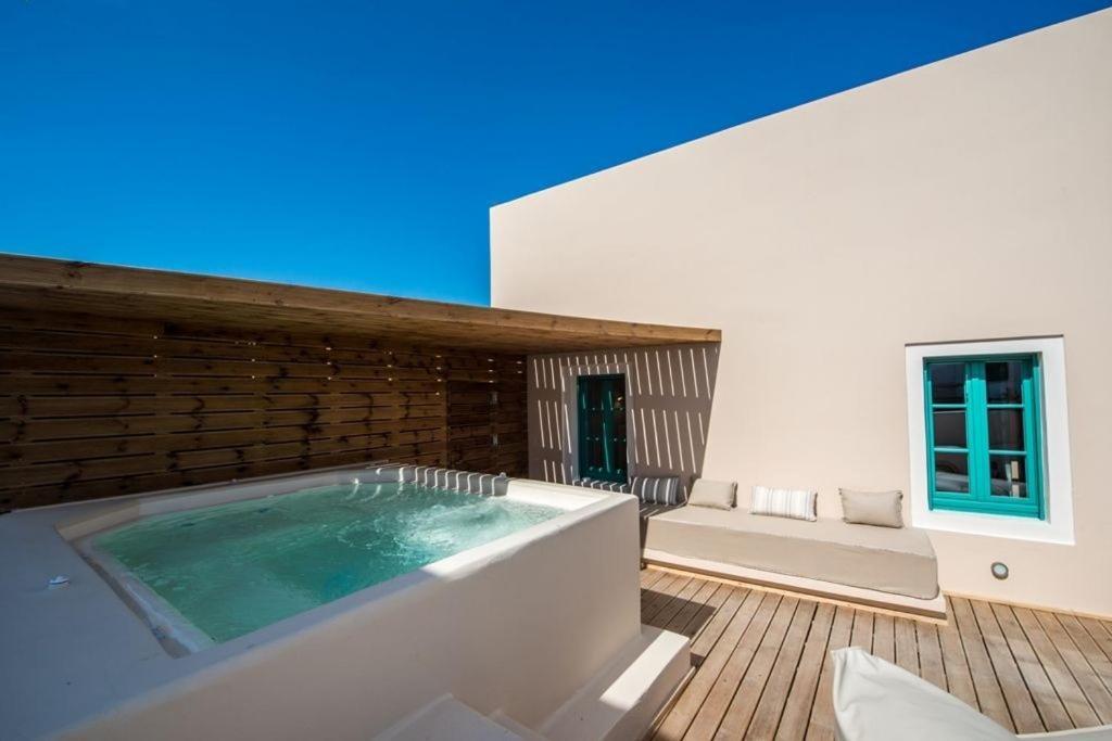 Pbs One Bedroom Villa With Outdoor Hot Tub Oia Villa *