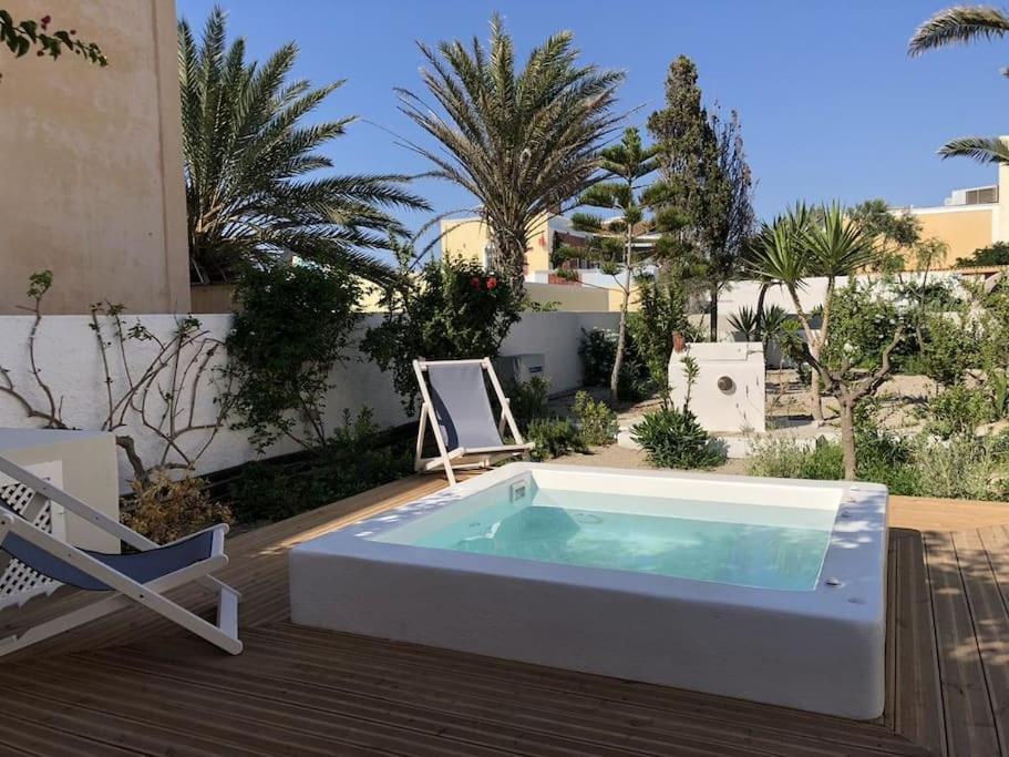 The Garden In Holiday home Oia (Santorini)