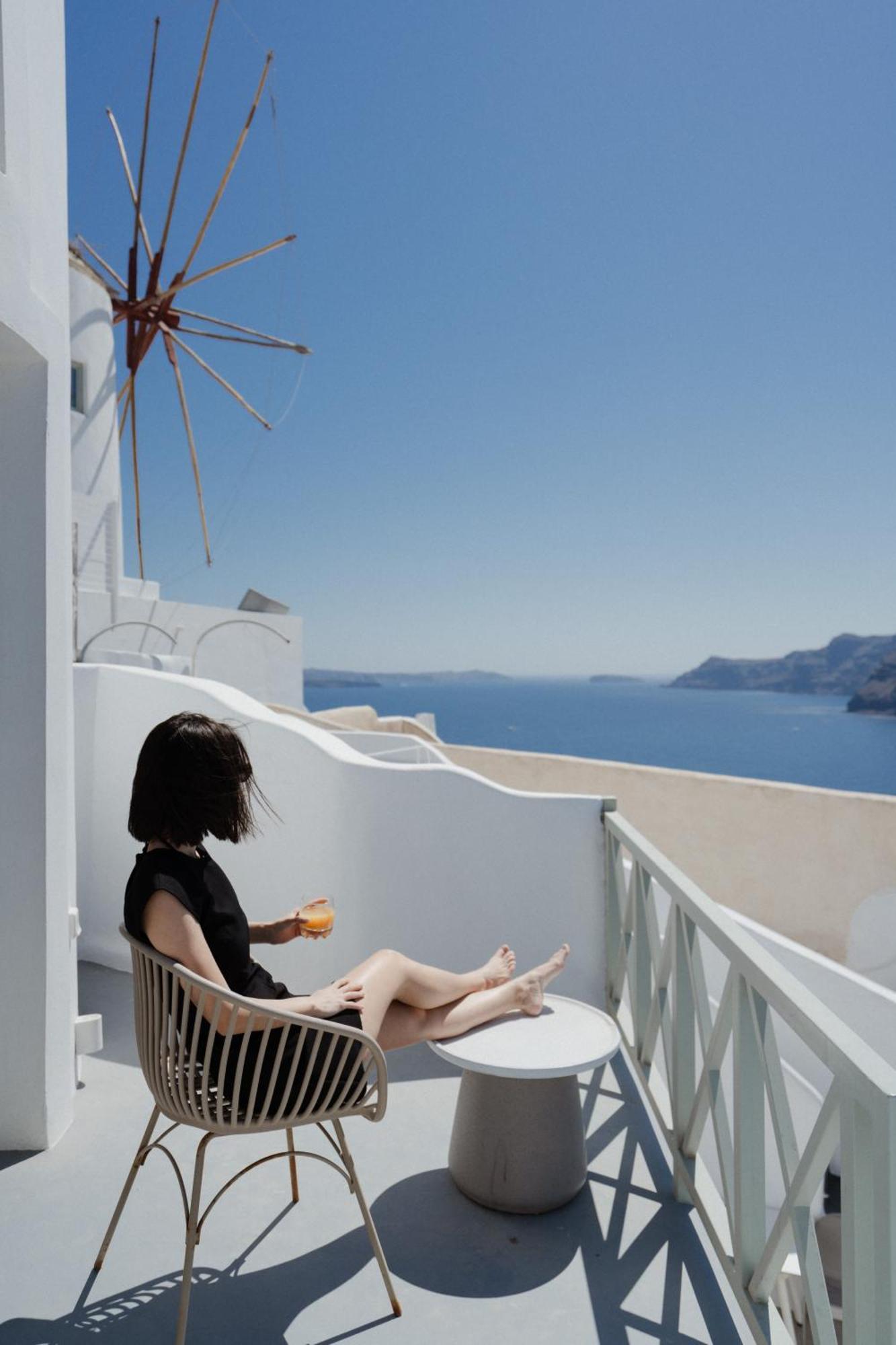 The Sunset Windmill Villa Oia (Santorini)