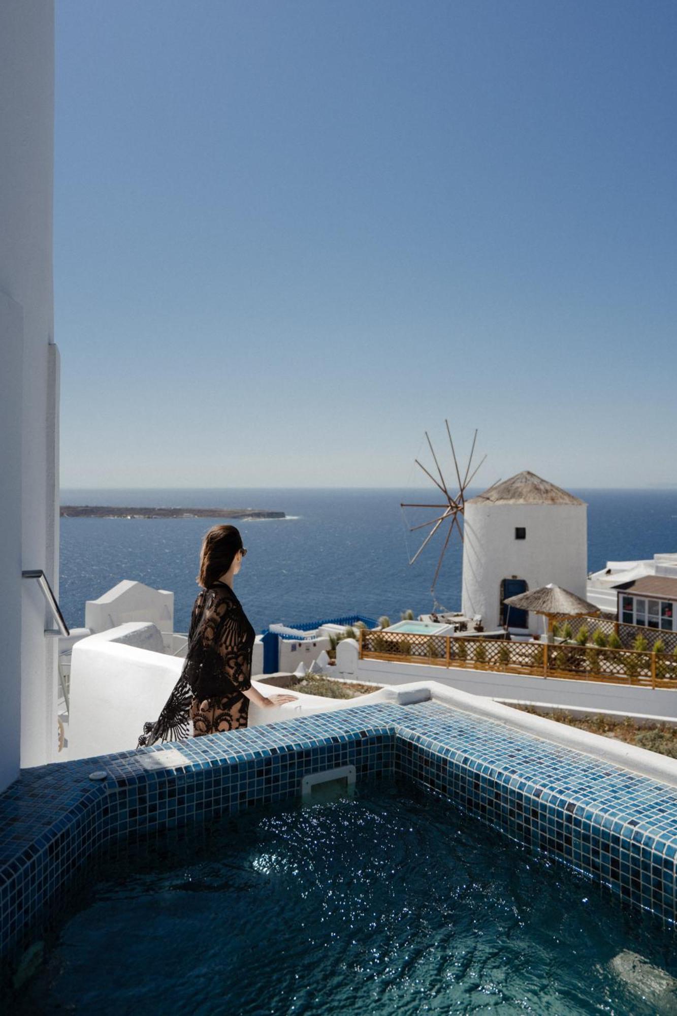 The Sunset Windmill Villa Oia (Santorini)