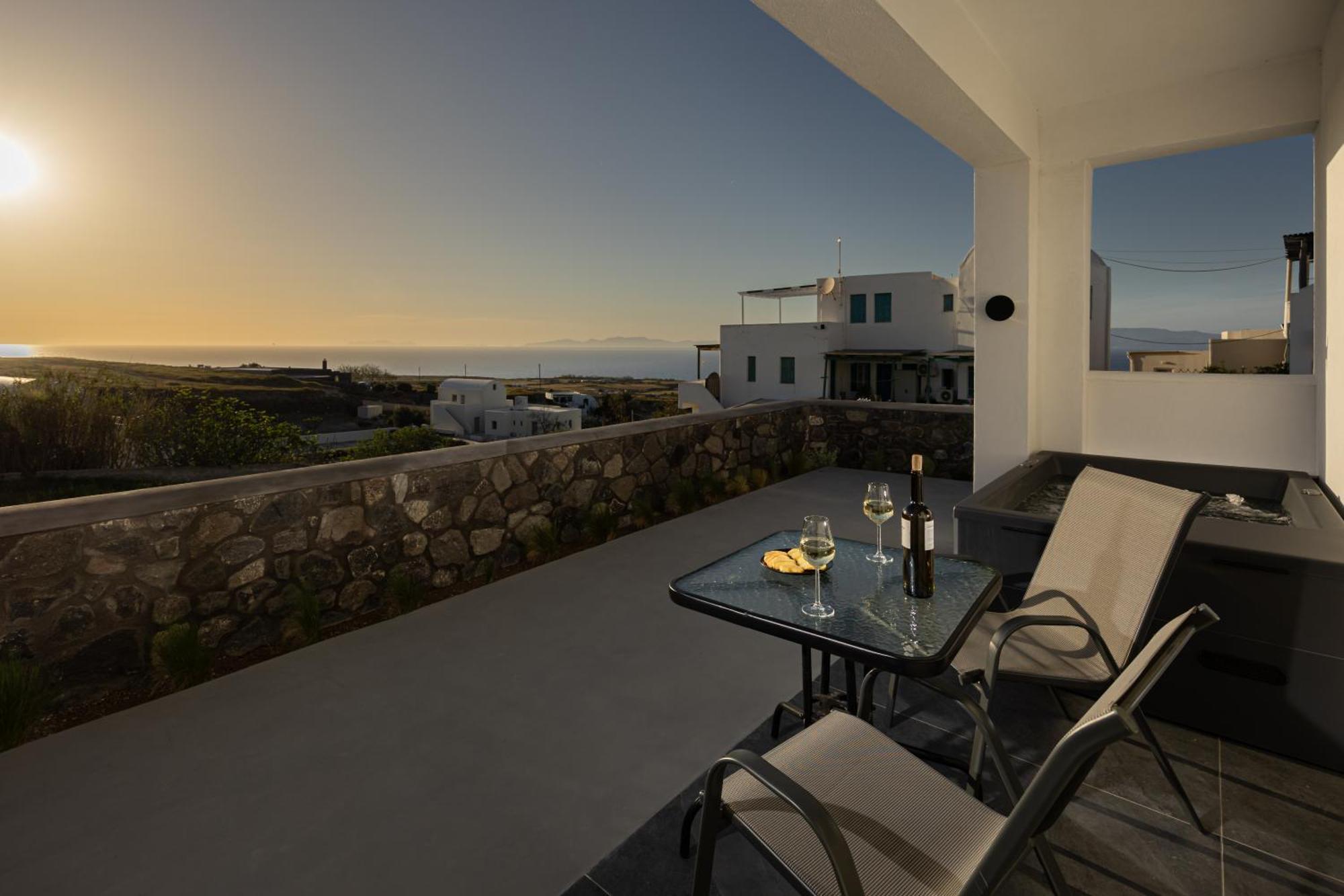 Nastram Oia (Santorini)