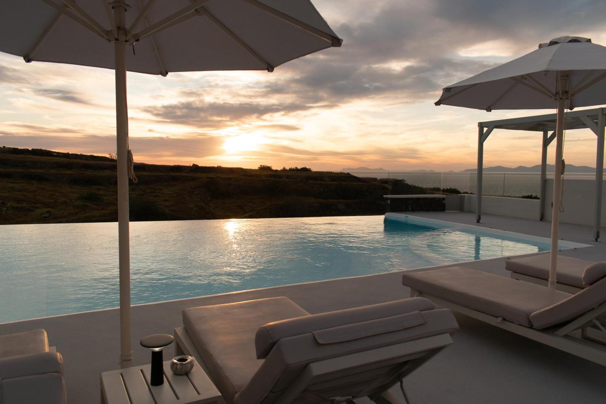 Hotel Adorno 3*