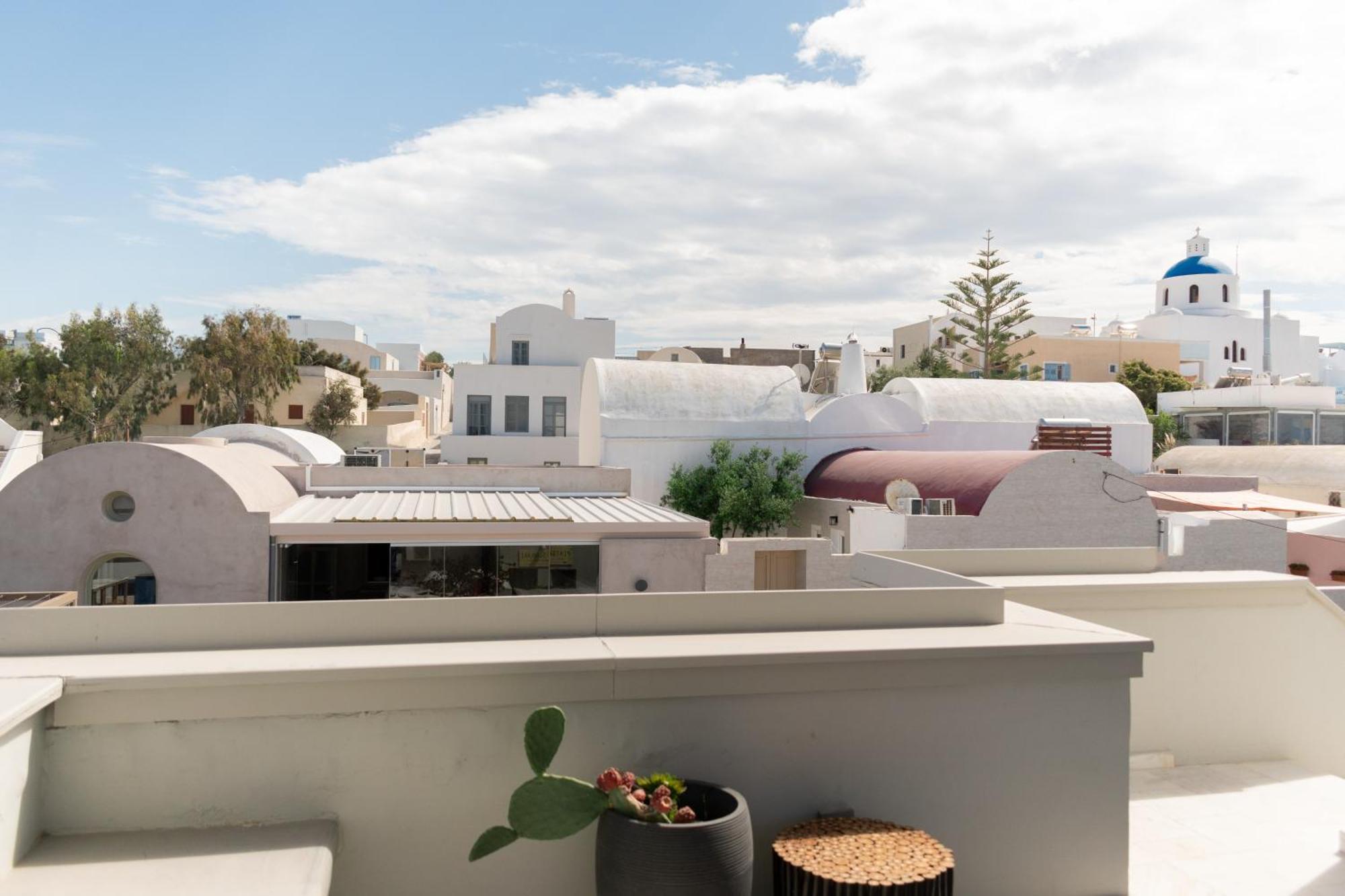 Central Hostel Oia Ia