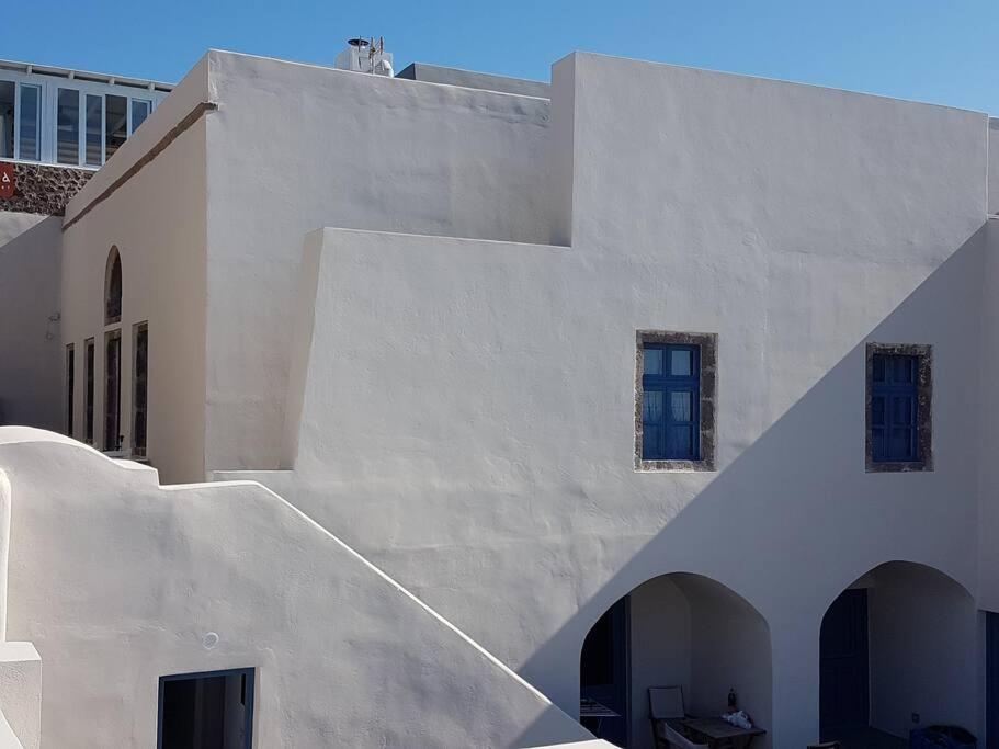 Life Mansion In * Oia (Santorini)