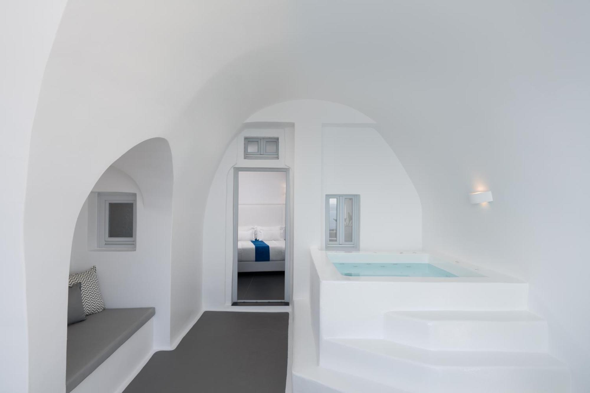 Hotel Katikies Santorini - The Leading Of The World