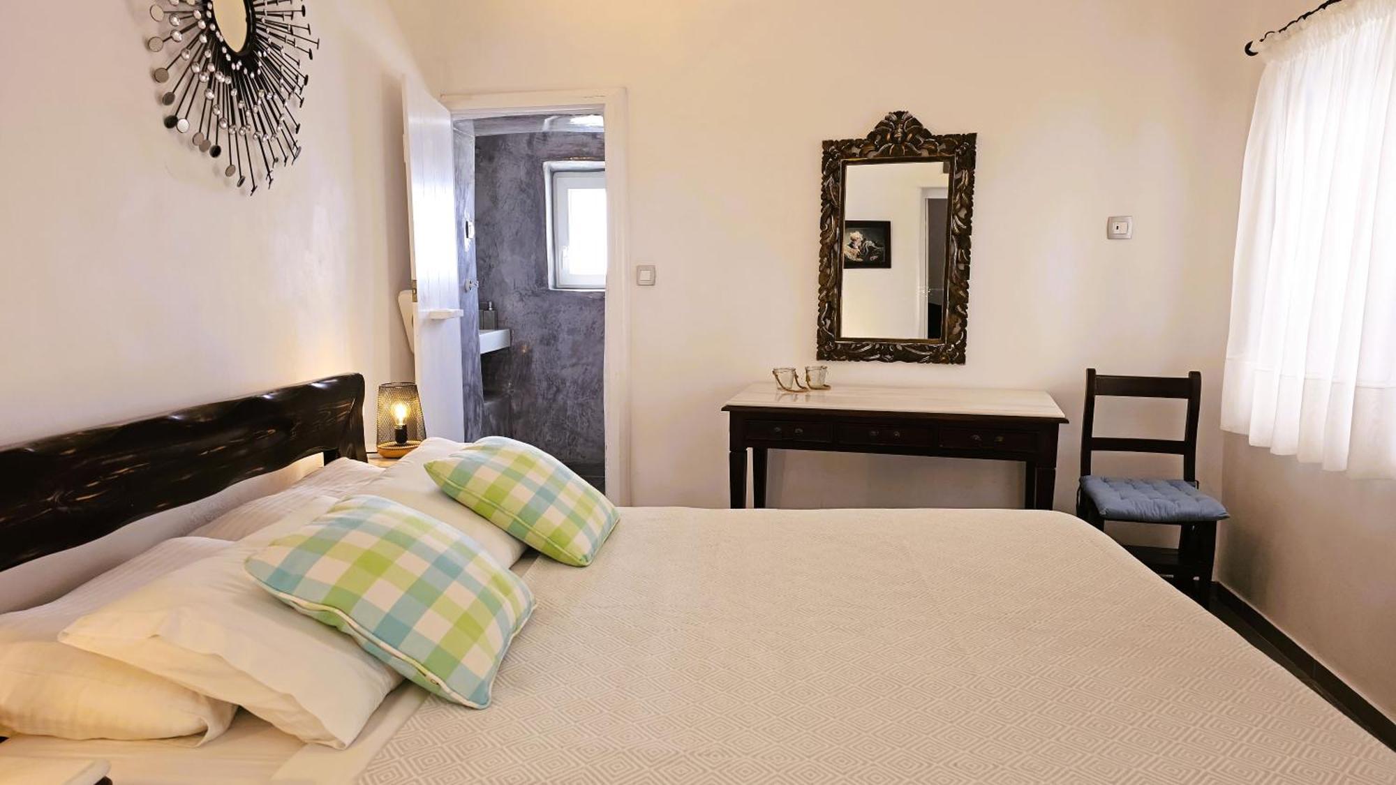 Villa Aqua & Terra Traditional Cave