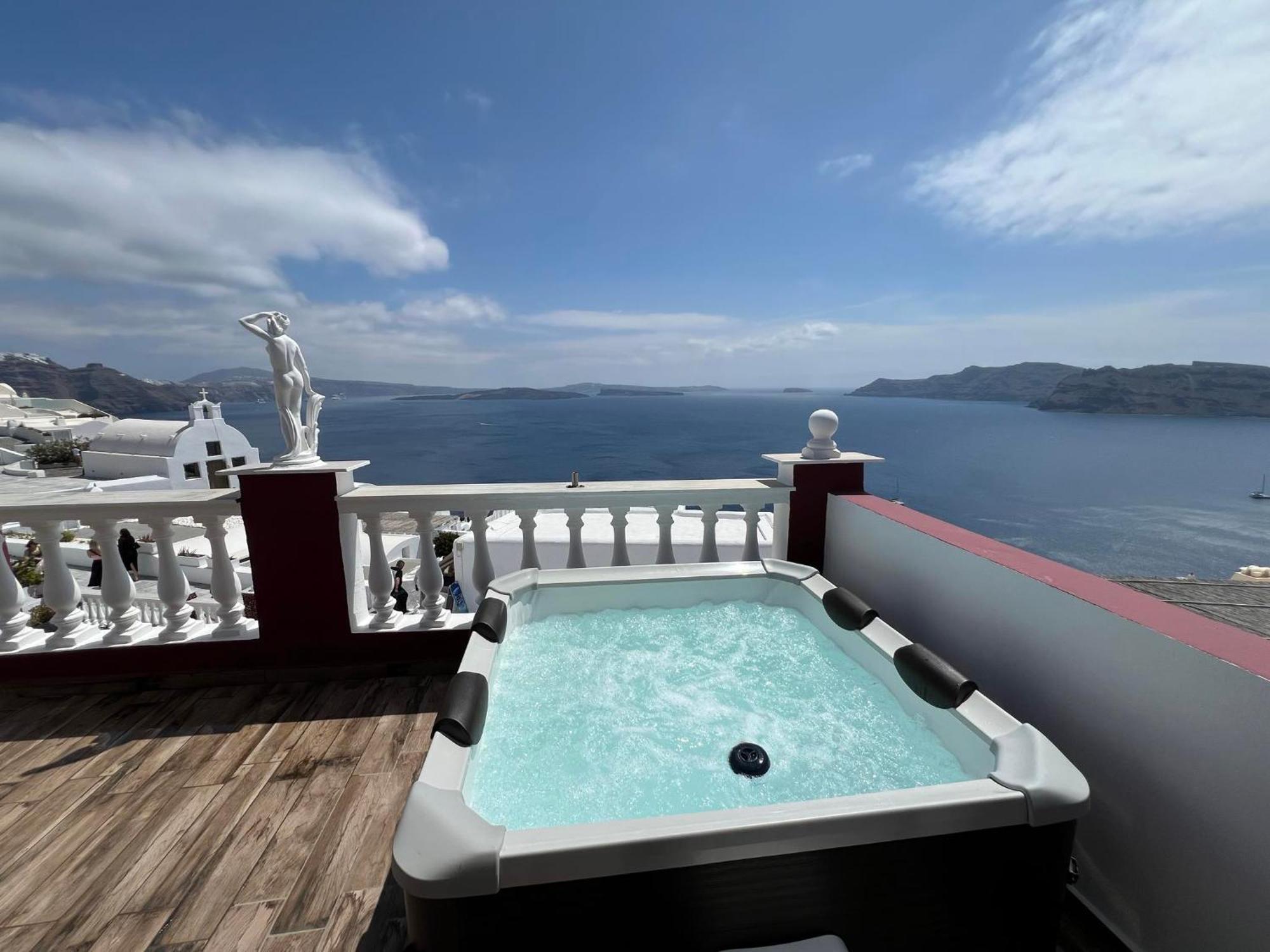 Maryloujohn Oia (Santorini)
