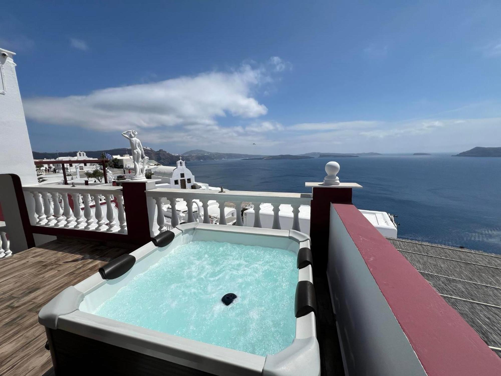 Maryloujohn Oia (Santorini)