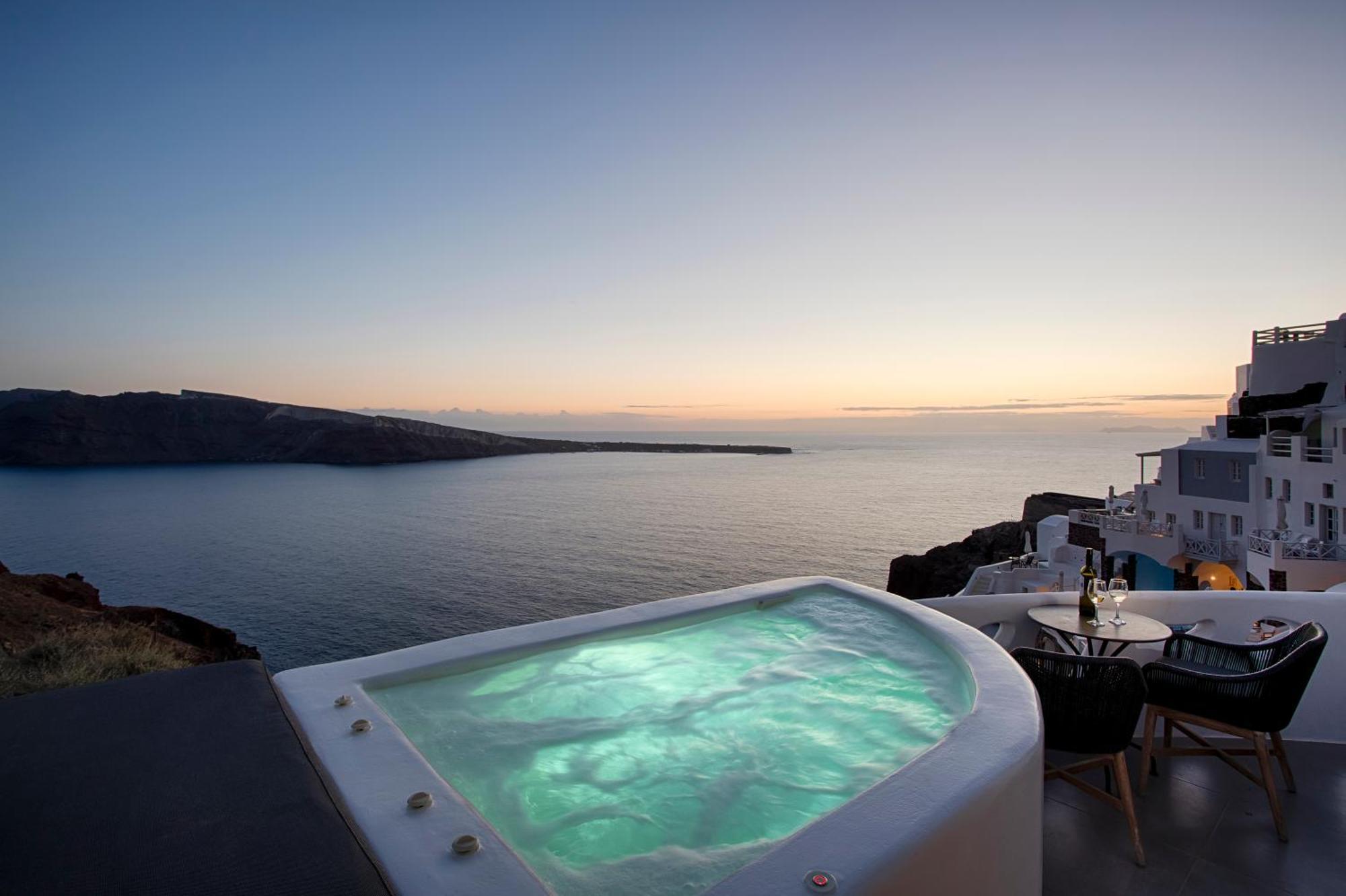 Angle Cavehouse * Oia (Santorini)