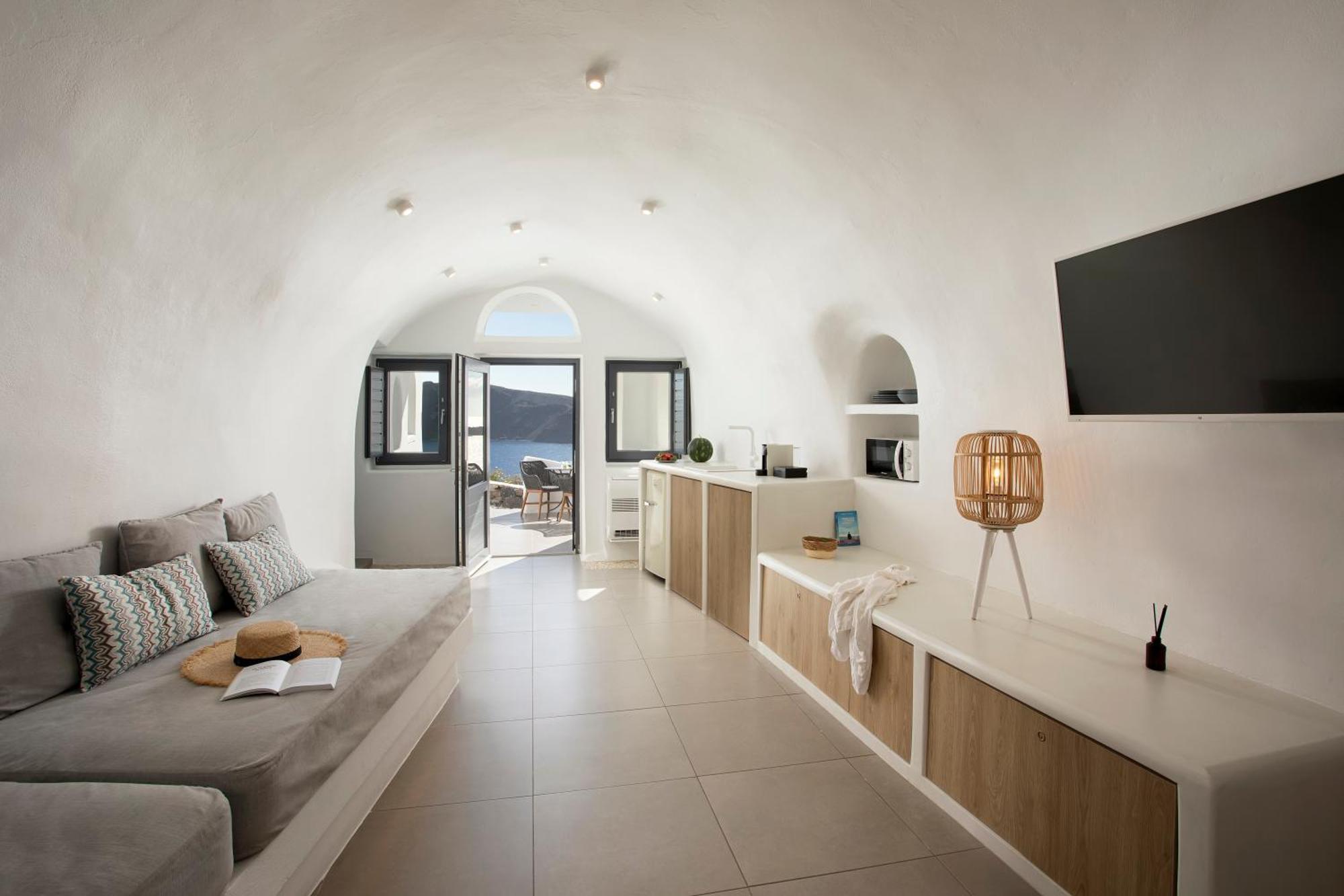Angle Cavehouse