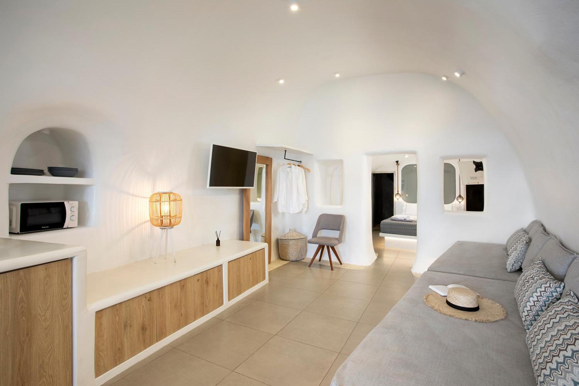 Angle Cavehouse *